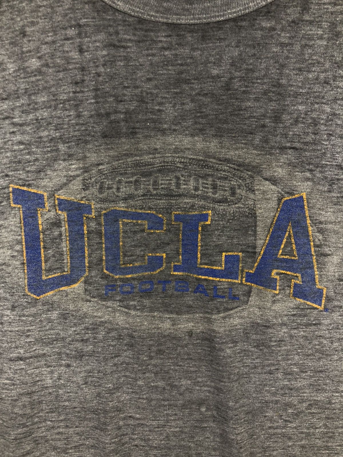 Vintage Vintage UCLA FOOTBALL Distressed Thrashed Tshirt Size US XL / EU 56 / 4 - 9 Thumbnail