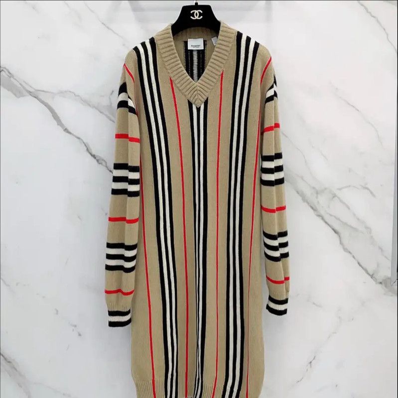 Burberry Burberry Khaki Wool Long Sleeve Knit Sweater Size S / US 4 / IT 40 - 1 Thumbnail