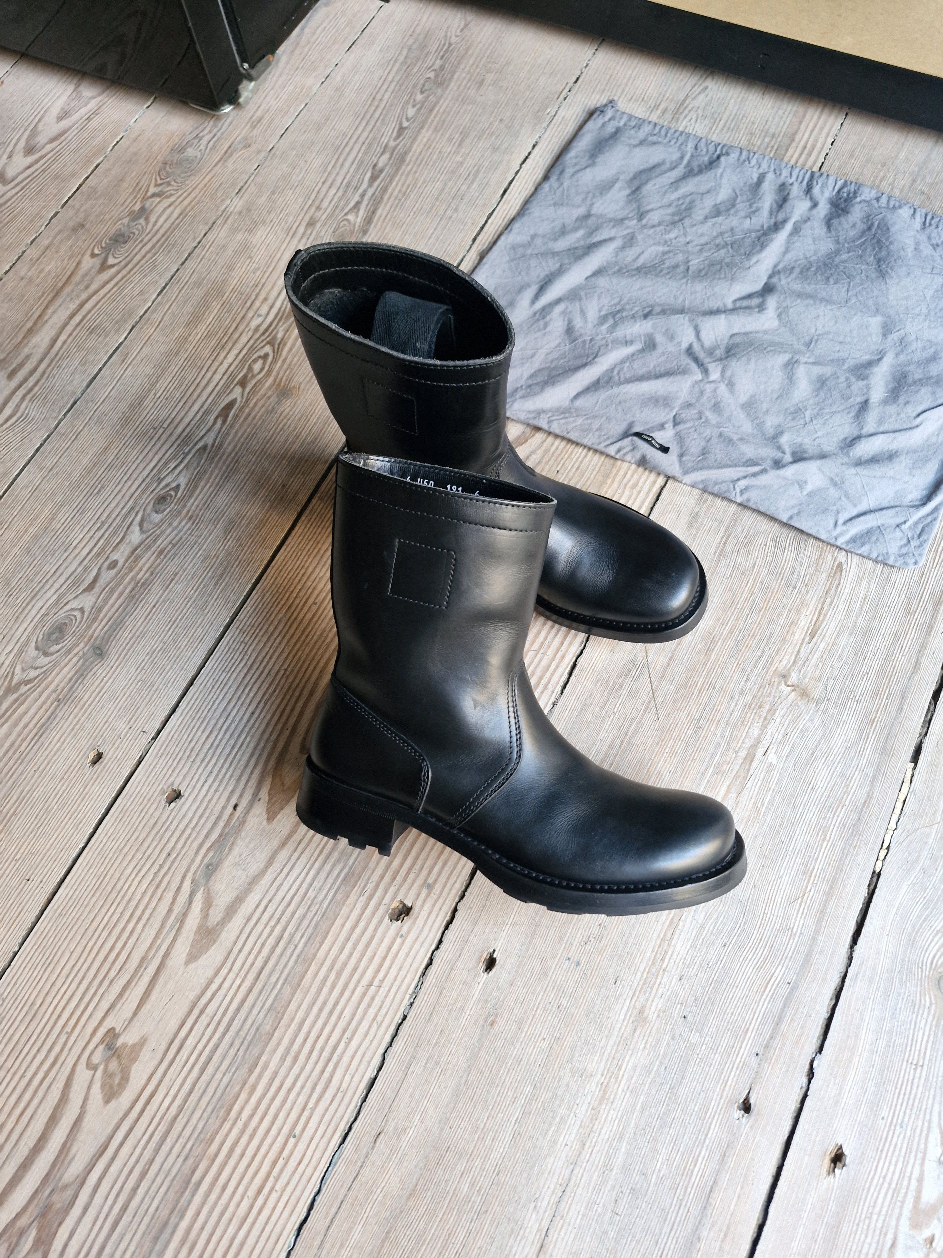 Miu Miu Short, pull-on FW01 "Peco" boots Size US 7 / EU 40 - 6 Thumbnail