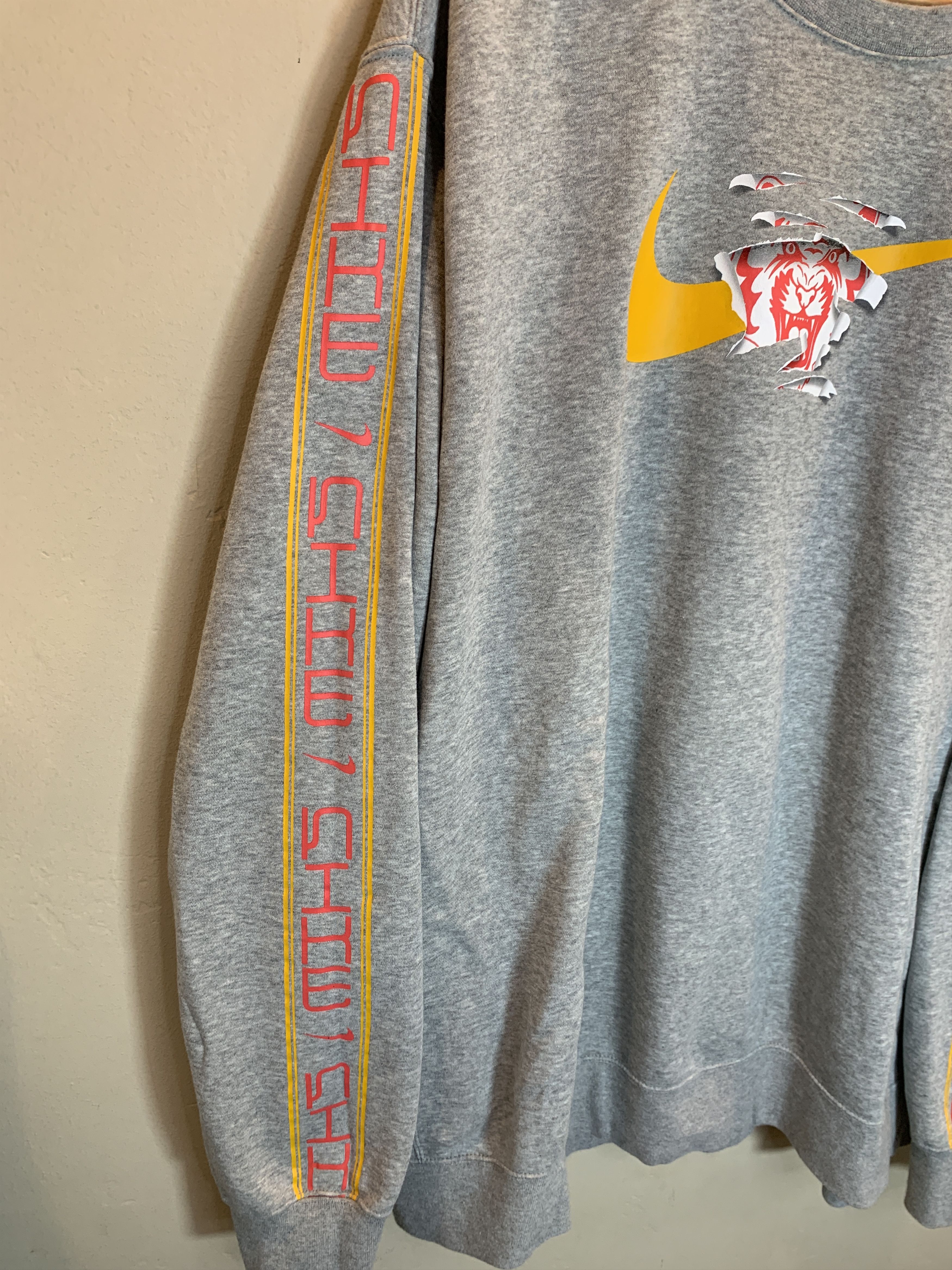 Nike *RARE* Nike Tiger Logo Rip Through Crewneck Sweatshirt - XXL Size US XXL / EU 58 / 5 - 3 Thumbnail