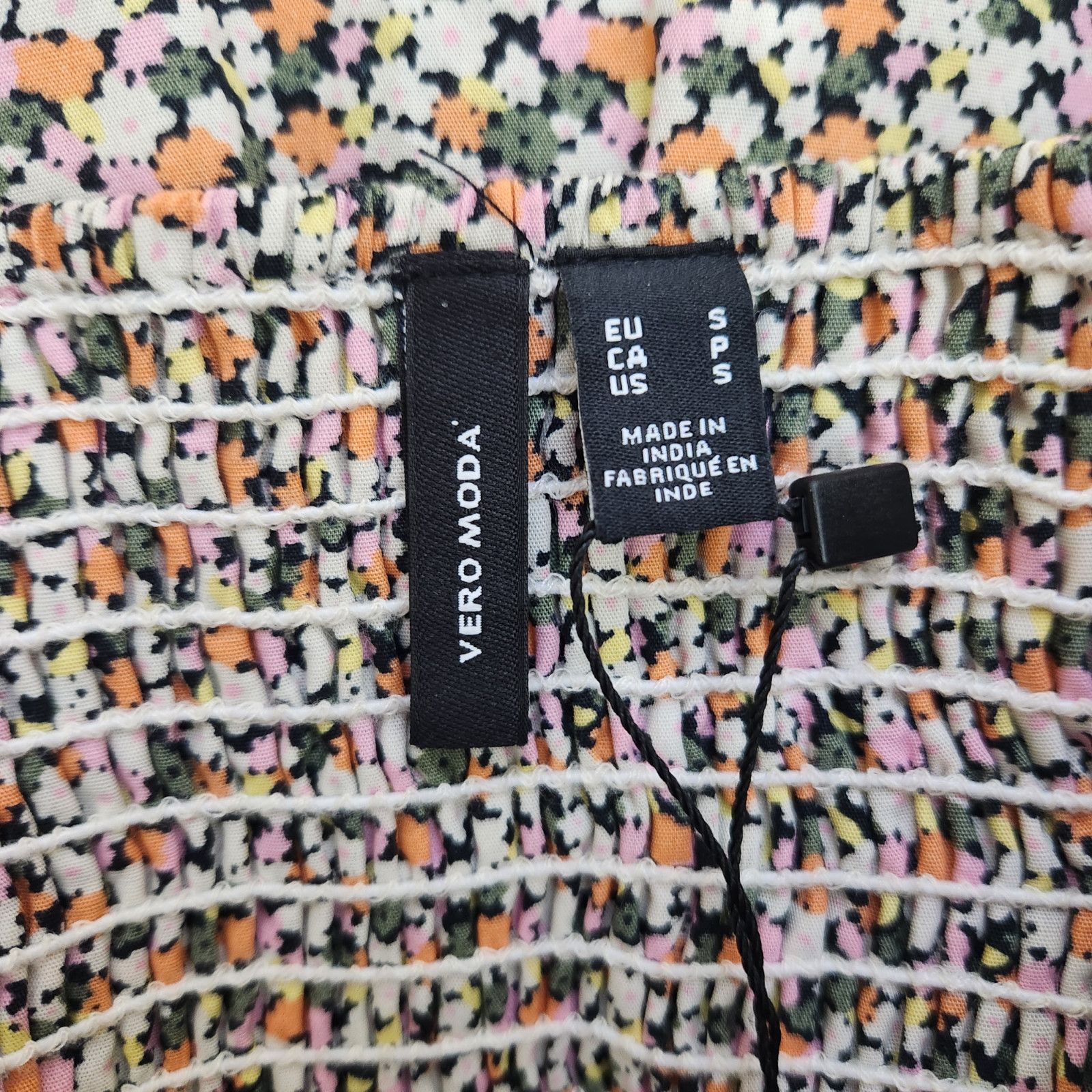Other Vero Moda Womens Small Lykke Floral Short Skirt Smocked Size 26" / US 2 / IT 38 - 13 Thumbnail