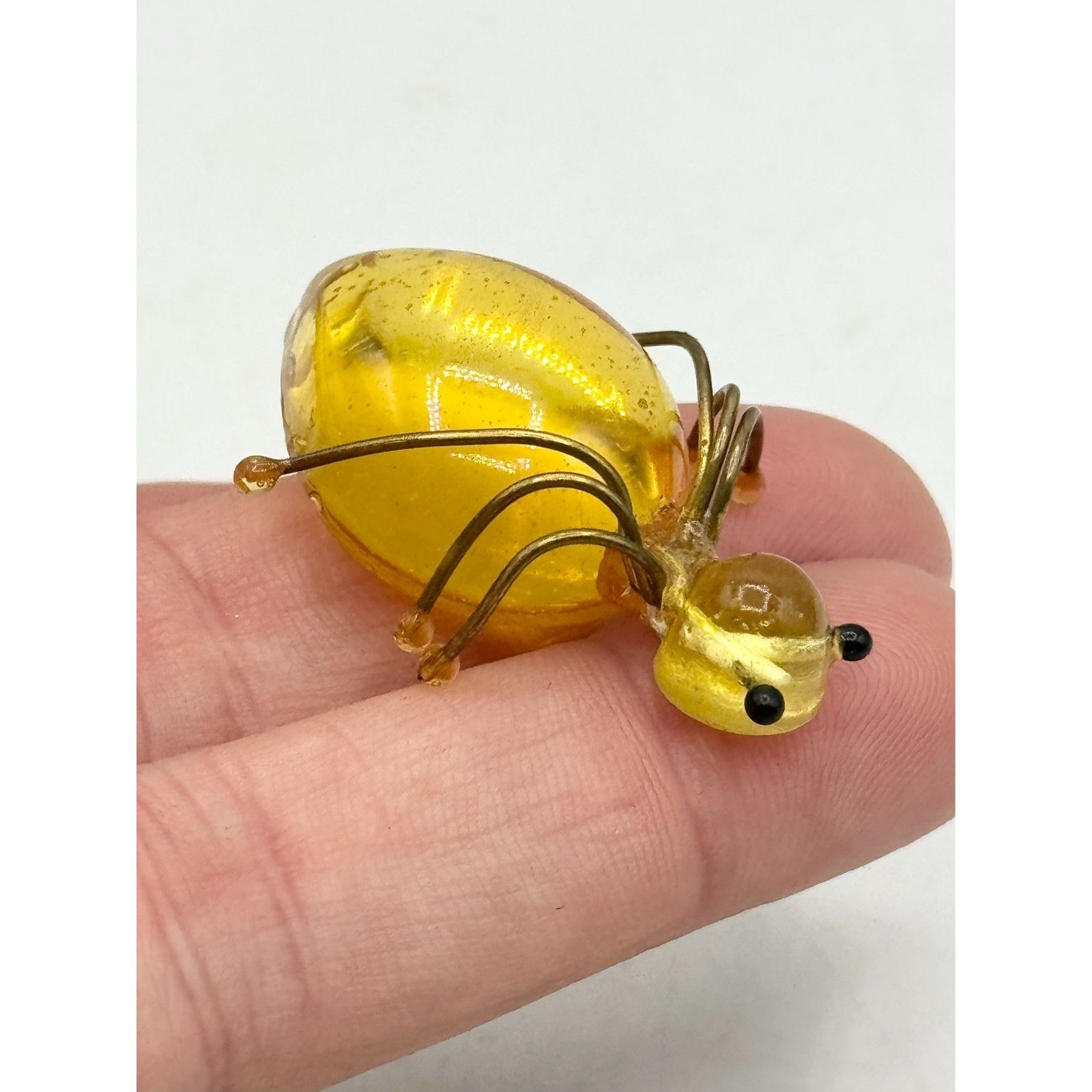 Vintage Vintage lucite amber bug insect brooch pin Size ONE SIZE - 4 Thumbnail