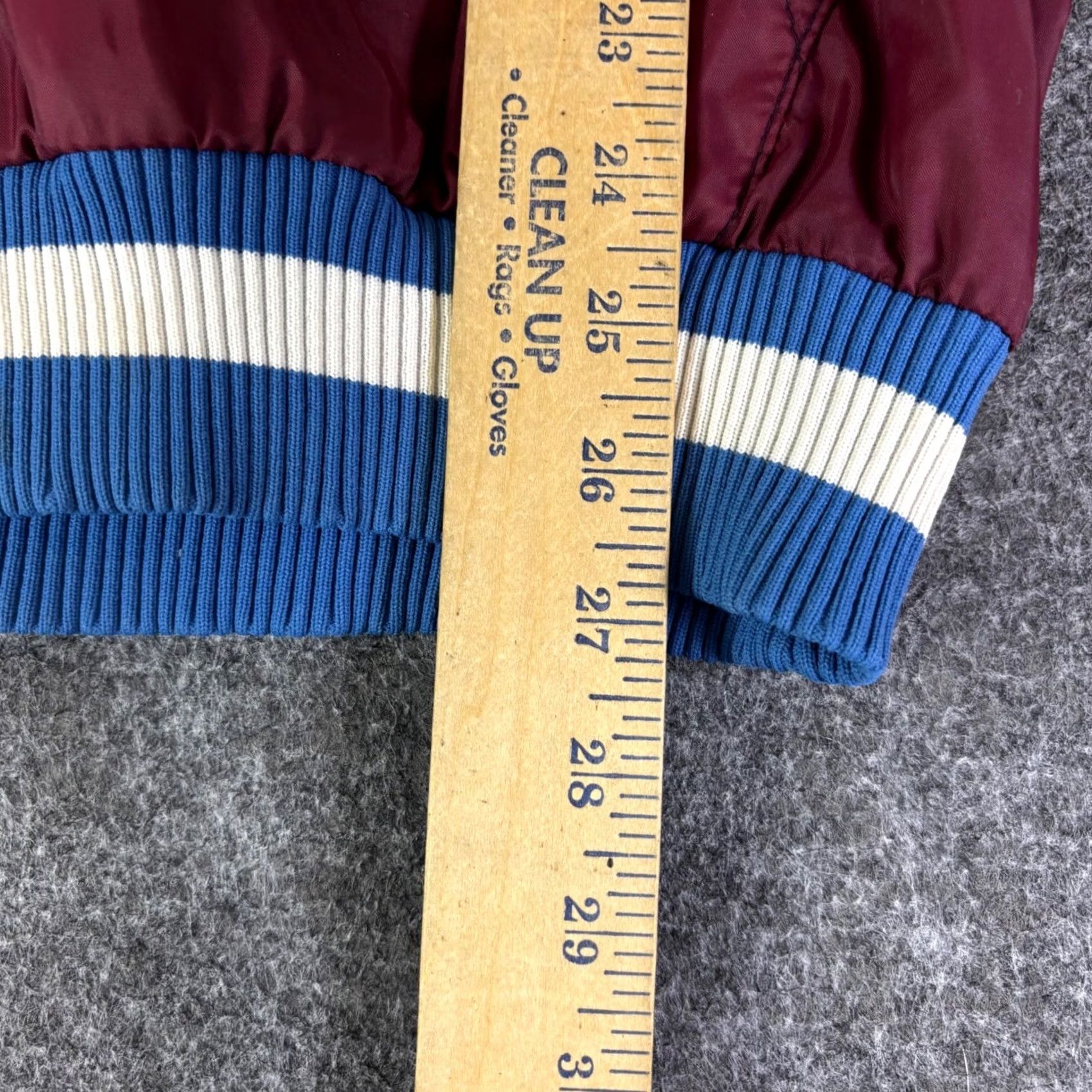 Champion VINTAGE Champion Jacket Windbreaker Mens Small Maroon Zip Hooded Size US S / EU 44-46 / 1 - 8 Thumbnail