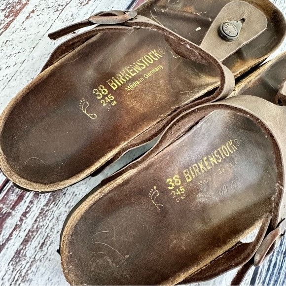 Birkenstock Birkenstock Women's Gizeh Brown Birko-Flor Sandals Size US 7 / IT 37 - 4 Thumbnail