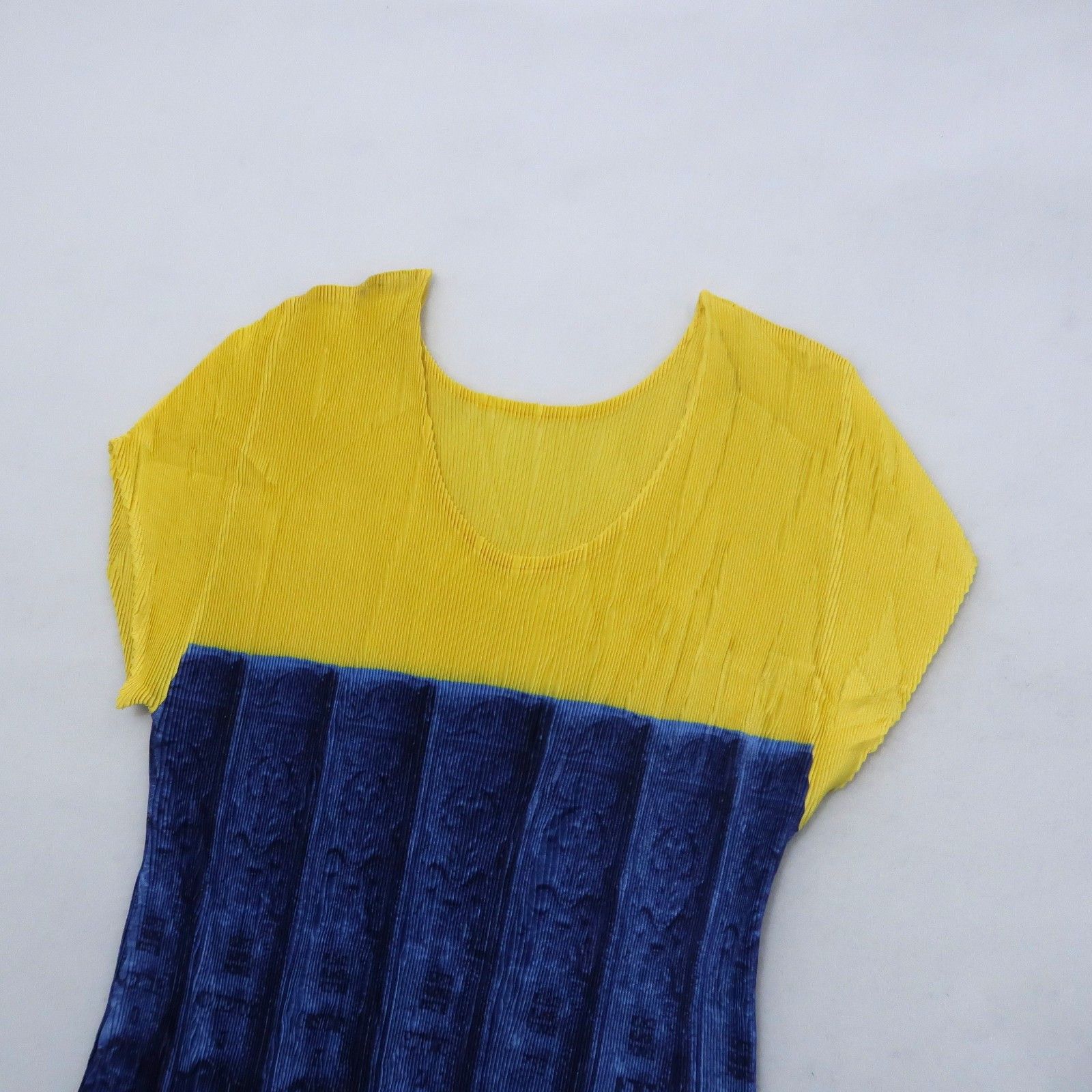 Pleats Please Issey Miyake Pleats Please “Book Cut & Sew” Top Size M / US 6-8 / IT 42-44 - 3 Thumbnail
