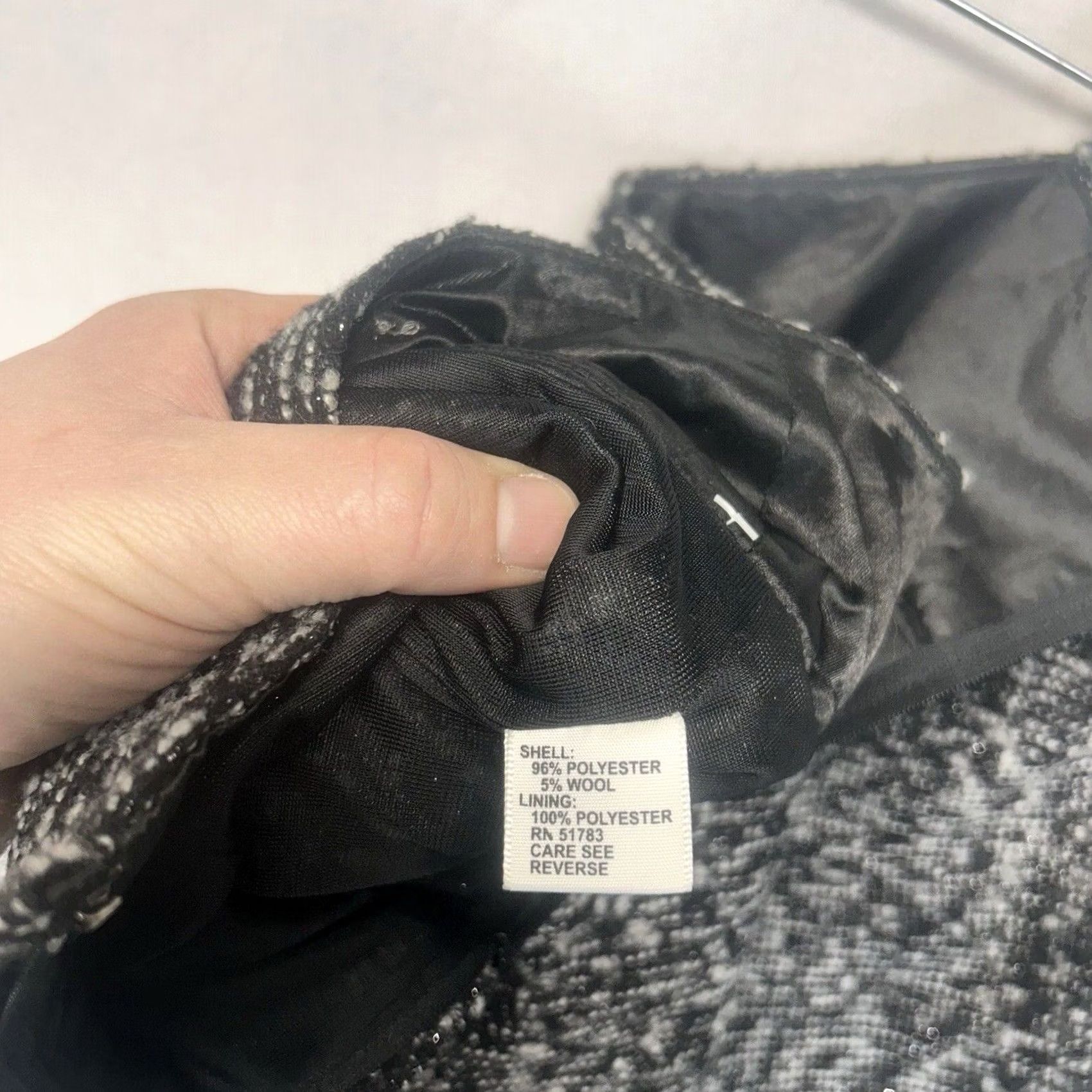 Vintage Maurices Womens Skirt 6 Black Wool Polyester Tweed Zipper Plaid Mini Work Dressy Sl Short Mens? Size 28" / US 6 / IT 42 - 4 Thumbnail