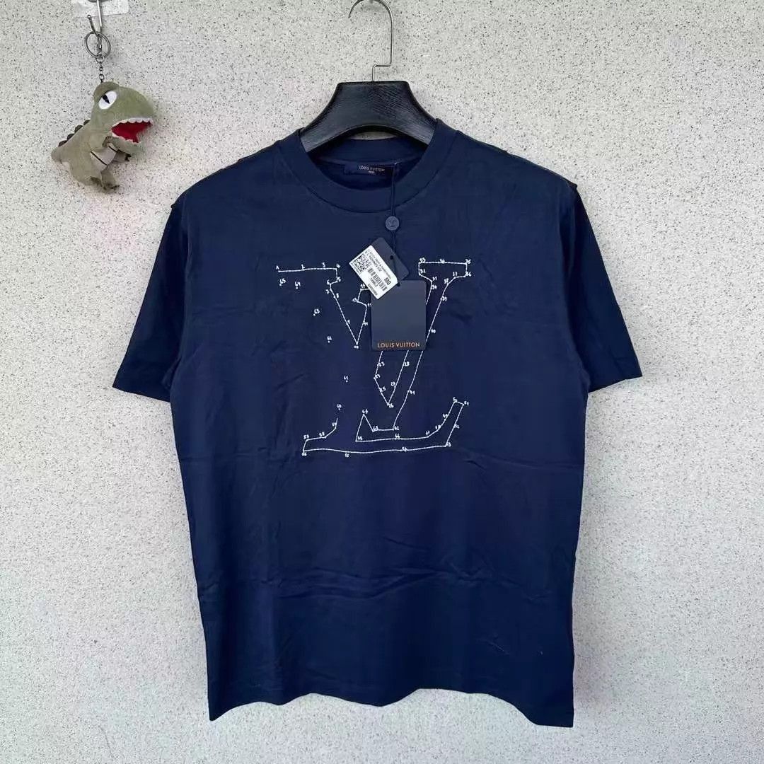 Louis Vuitton Blue Short Sleeve Graphic T-Shirt Size US M / EU 48-50 / 2 - 1 Thumbnail
