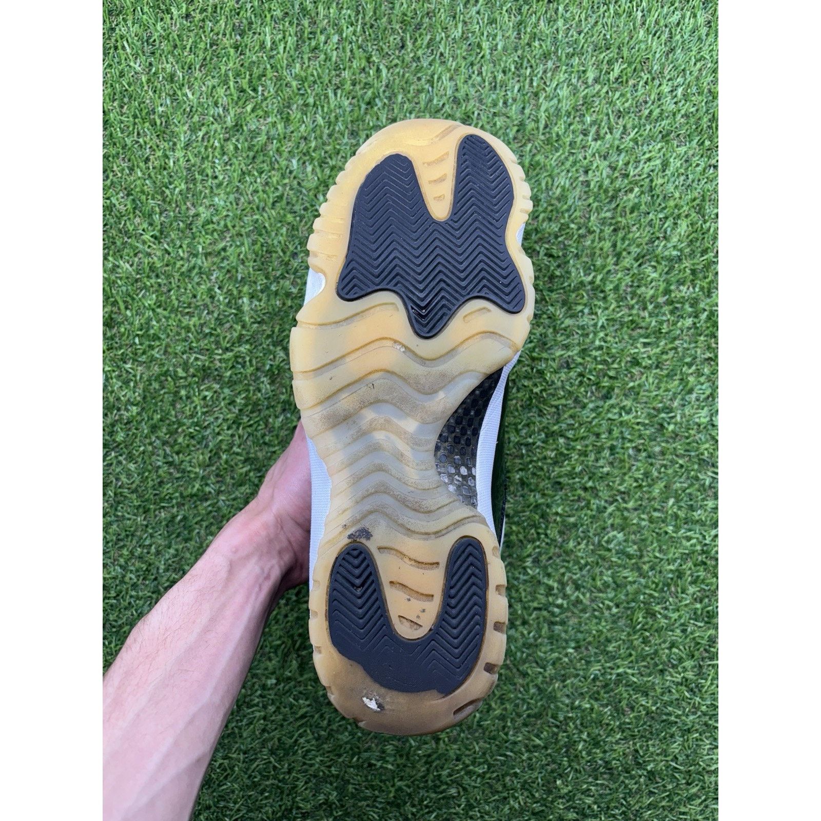 Jordan 11 Retro Mid Gratitude / Defining Moments