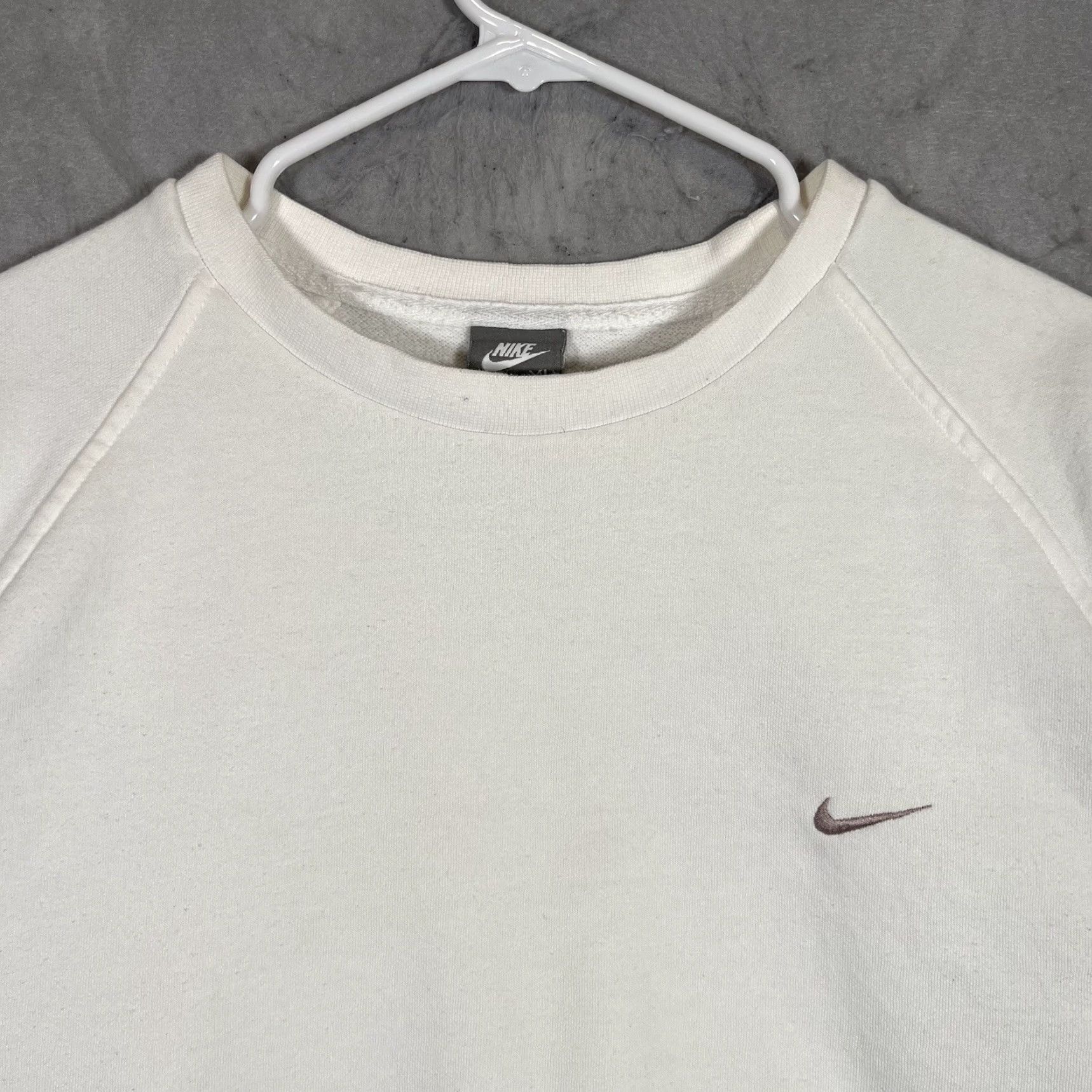 Nike VINTAGE Nike Sweatshirt 90s White Crewneck Adult XL Rose Gold Swoosh Mens Size US XL / EU 56 / 4 - 4 Thumbnail