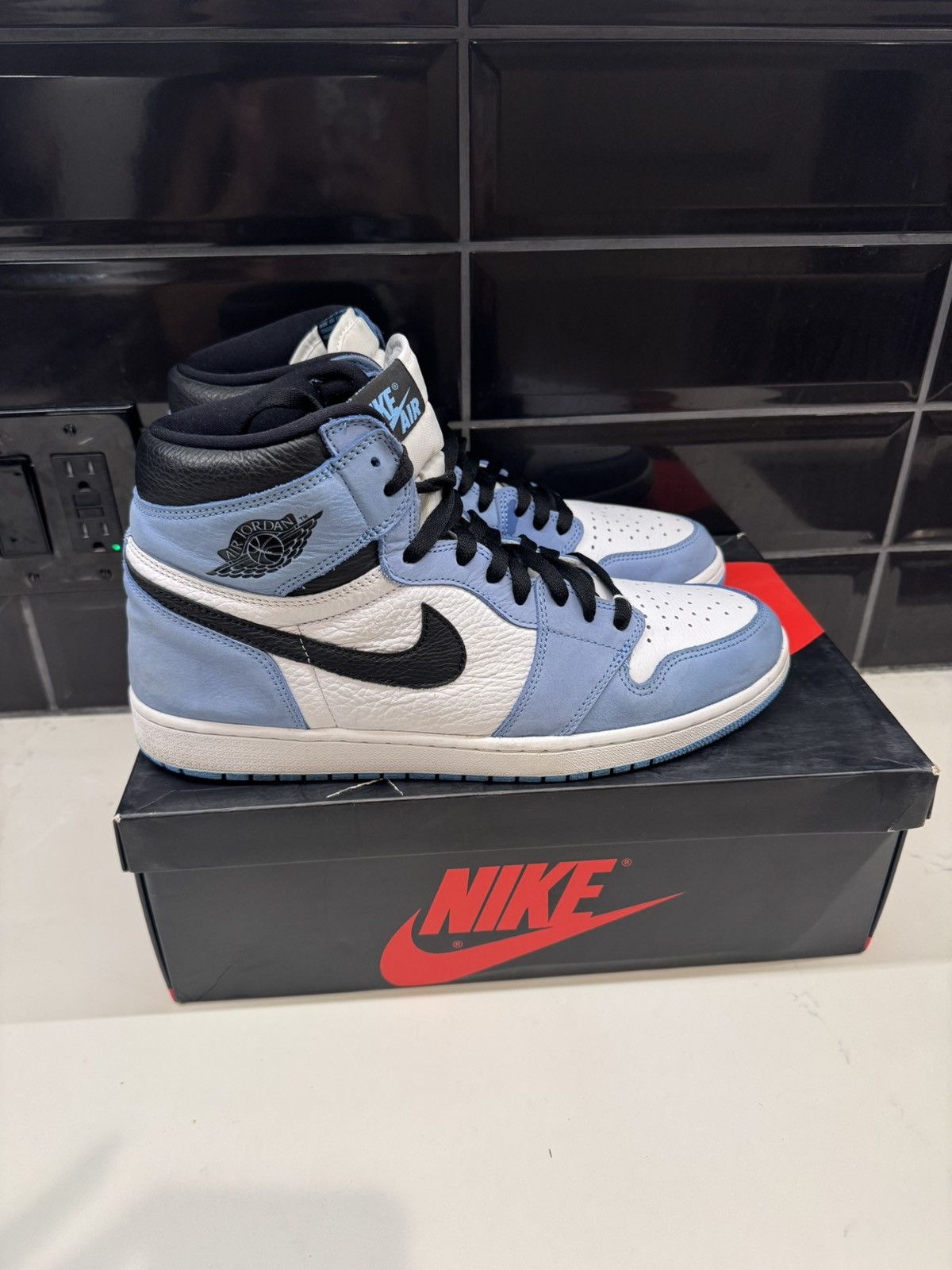Jordan Brand Nike Air Jordan 1 Retro High OG “University Blue” – Size 13 Size US 13 / EU 46 - 3 Thumbnail