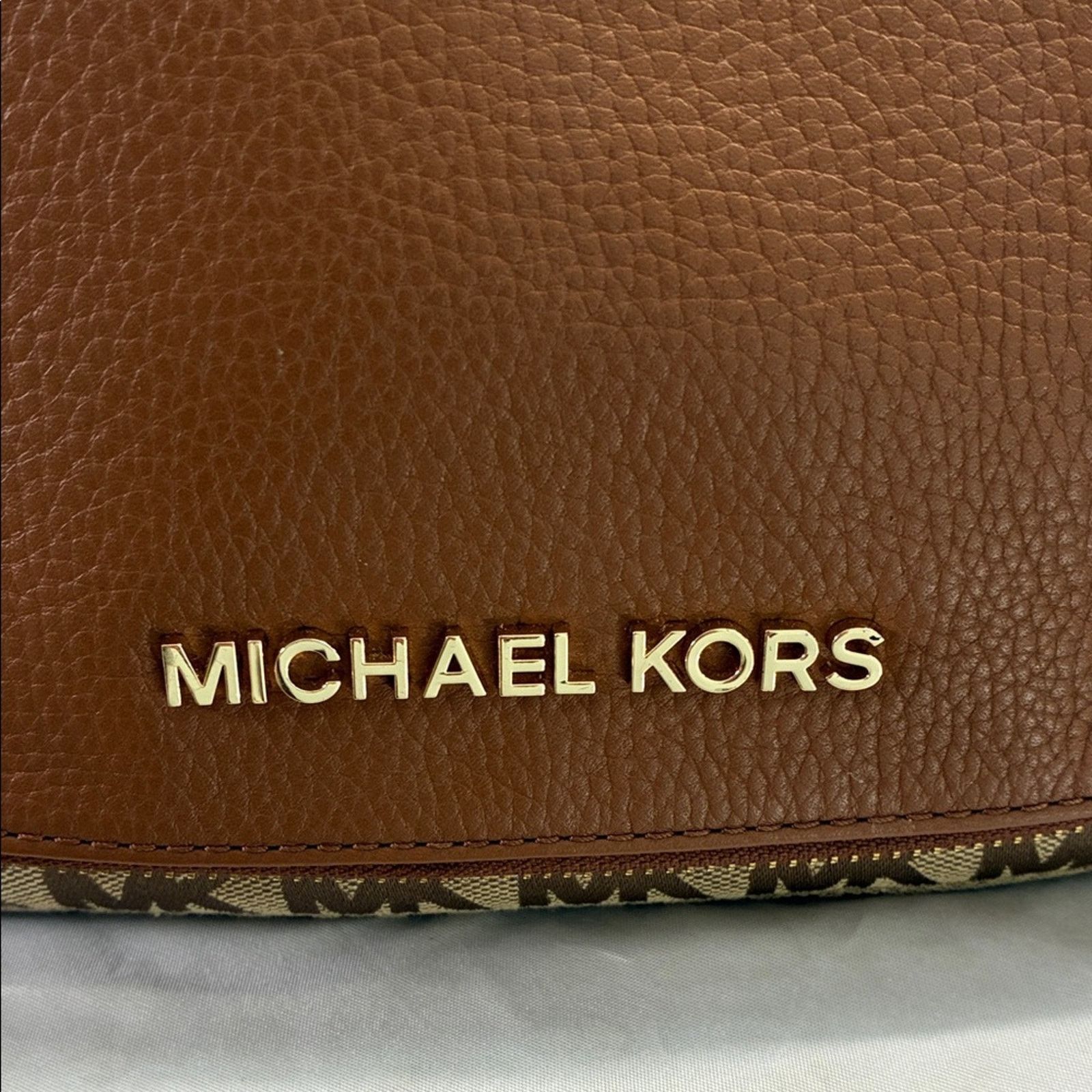 Michael Kors Michael Kors Brown and Tan Messenger Crossbody Size ONE SIZE - 10 Thumbnail