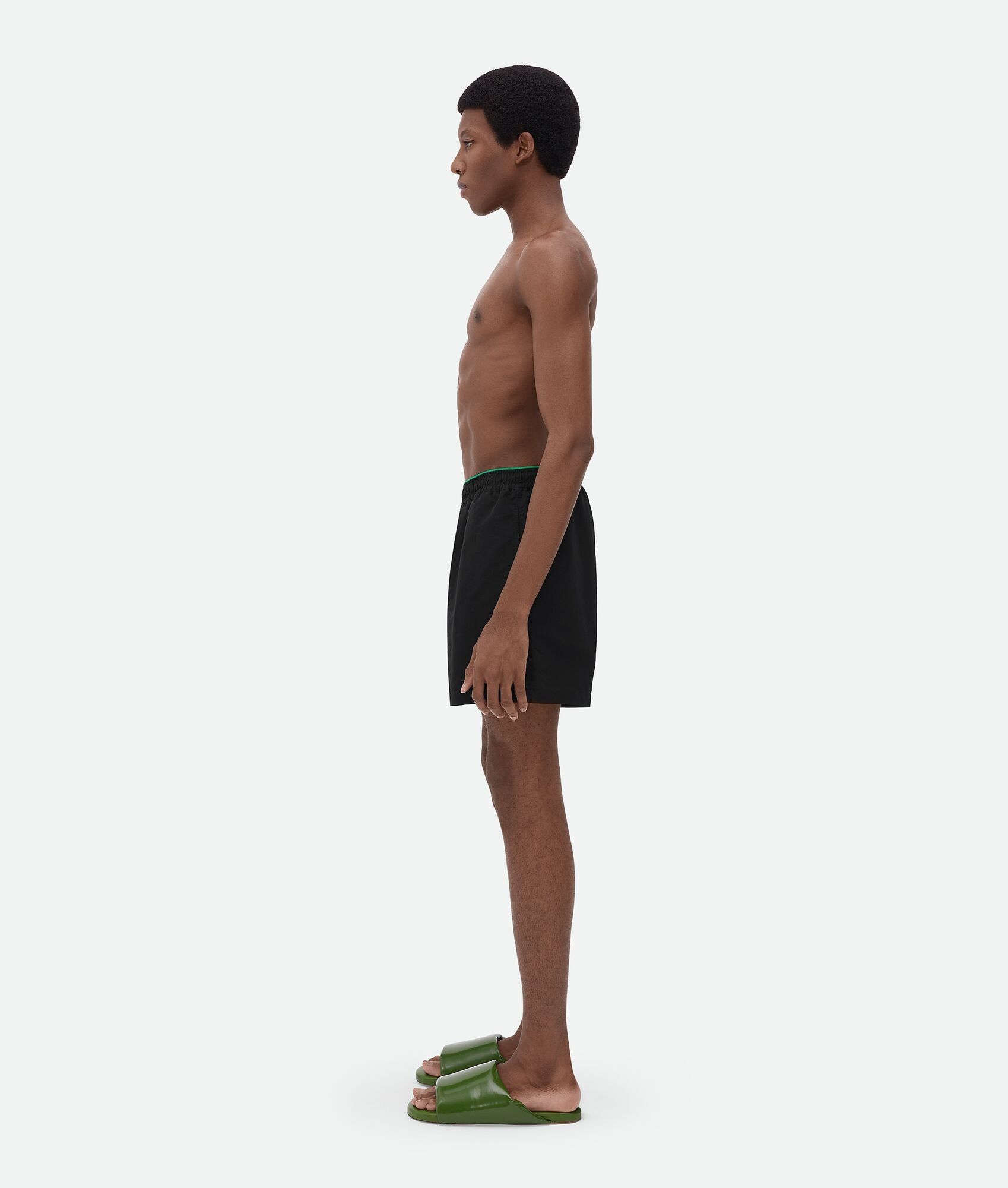 Bottega Veneta o1w1db10525 Nylon Swim Shorts in Black Size US 30 / EU 46 - 2 Thumbnail