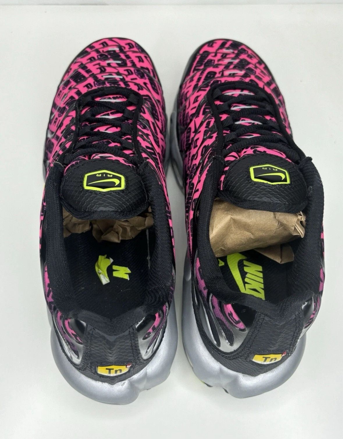 Nike Size 9 - NIKE AIR MAX PLUS MERCURIAL BLACK HYPER PINK VOLT Size US 9 / EU 42 - 7 Thumbnail