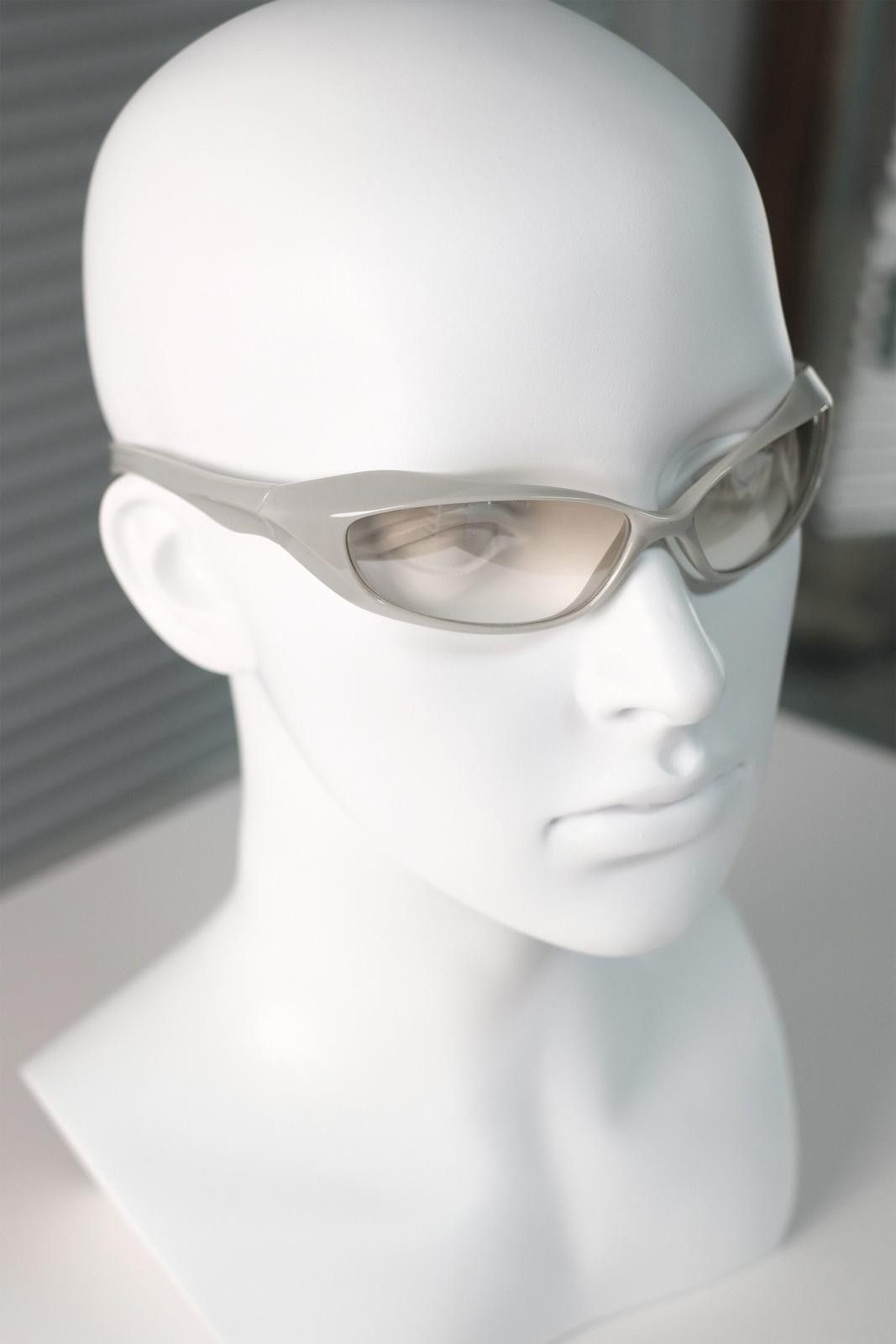 Other Vintage Y2k Avant Garde Futuristic Black Sunglasses Unisex Size ONE SIZE - 3 Thumbnail