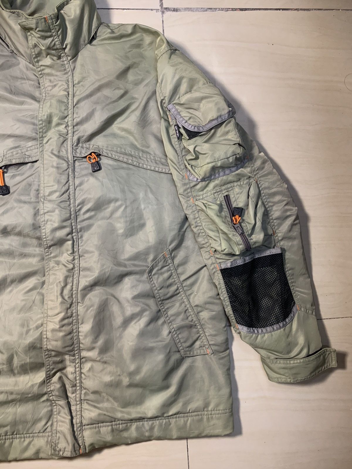 RARE AIRWALK MULTIPOCKET SLEEVE RARE WINDBREAKER SUNFADED
