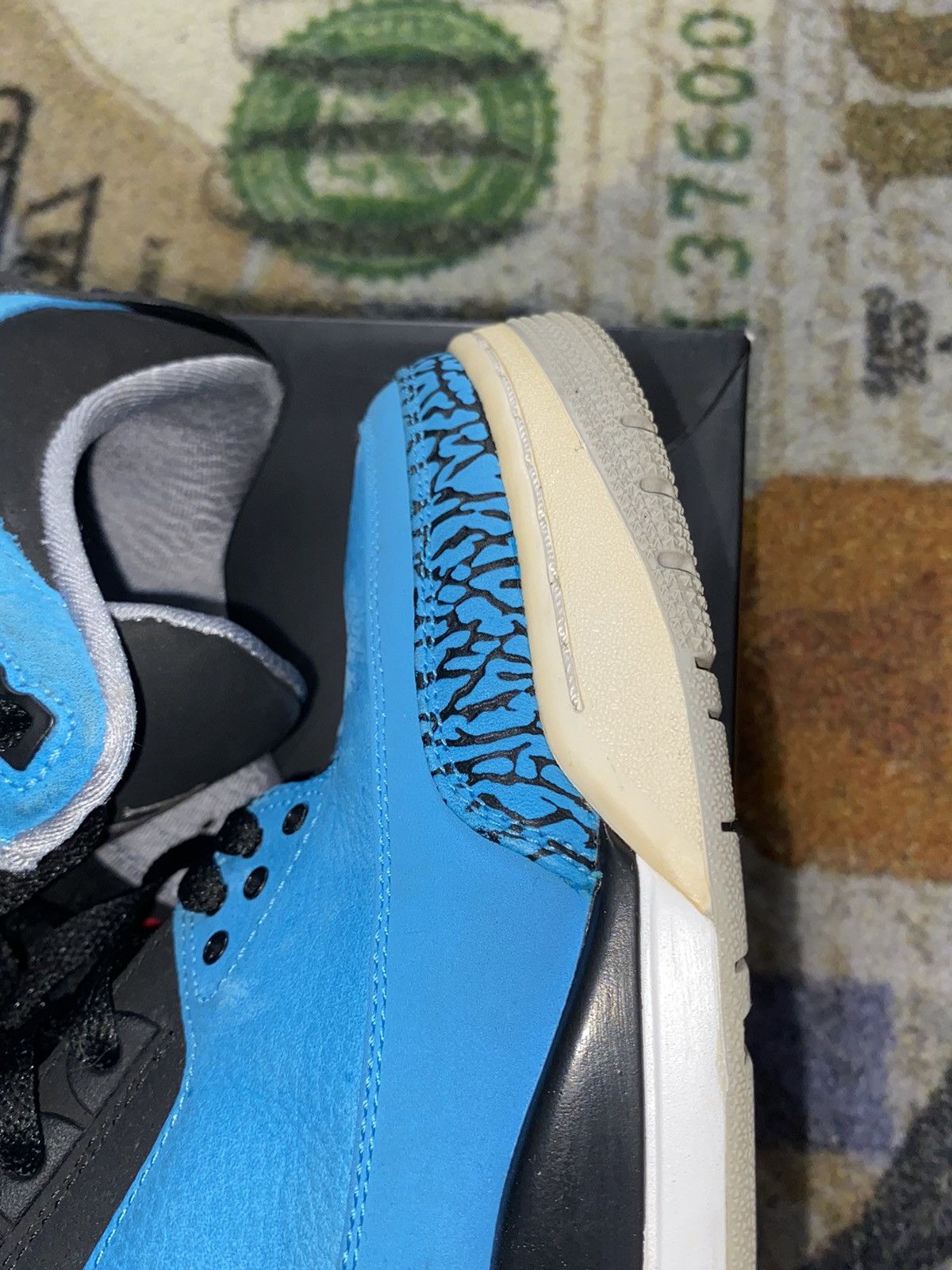 Jordan Brand × Nike Jordan 3 Retro Powder Blue Size US 12 / EU 45 - 3 Thumbnail