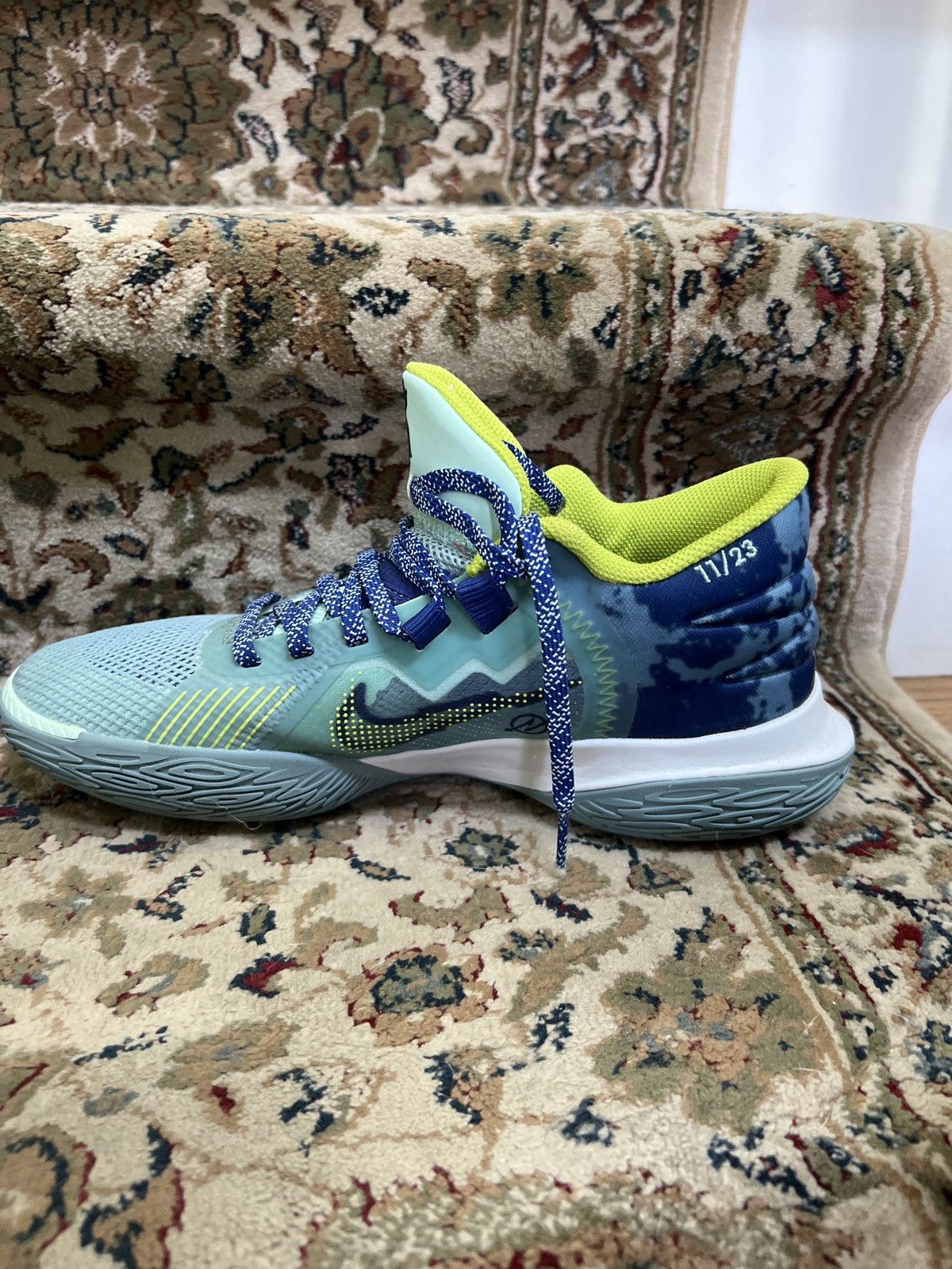 Nike Rare Kyrie 5 Size US 7.5 / EU 40-41 - 14 Thumbnail