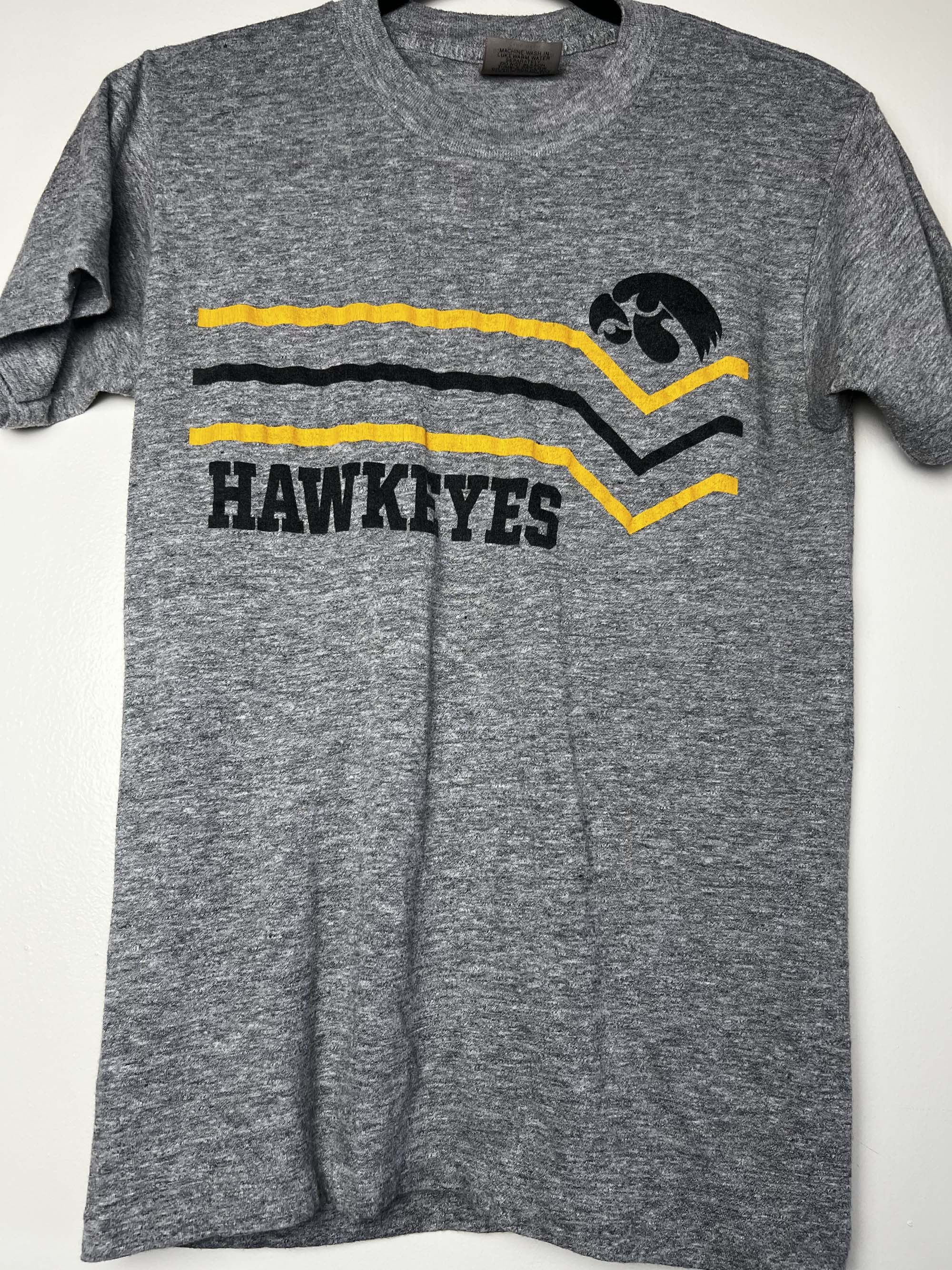 Vintage Vintage 1980's Iowa Hawkeyes Logo Single Stitch T-Shirt Size M / US 6-8 / IT 42-44 - 2 Thumbnail