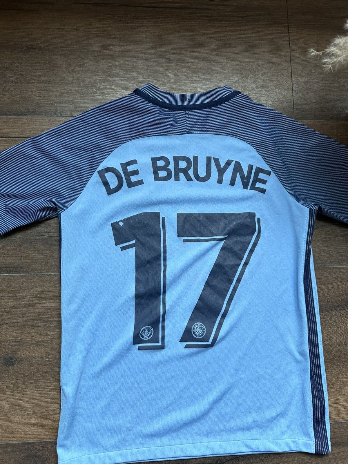 Nike Vintage 2016 De Bruyne Manchester City Jersey Size US M / EU 48-50 / 2 - 12 Thumbnail