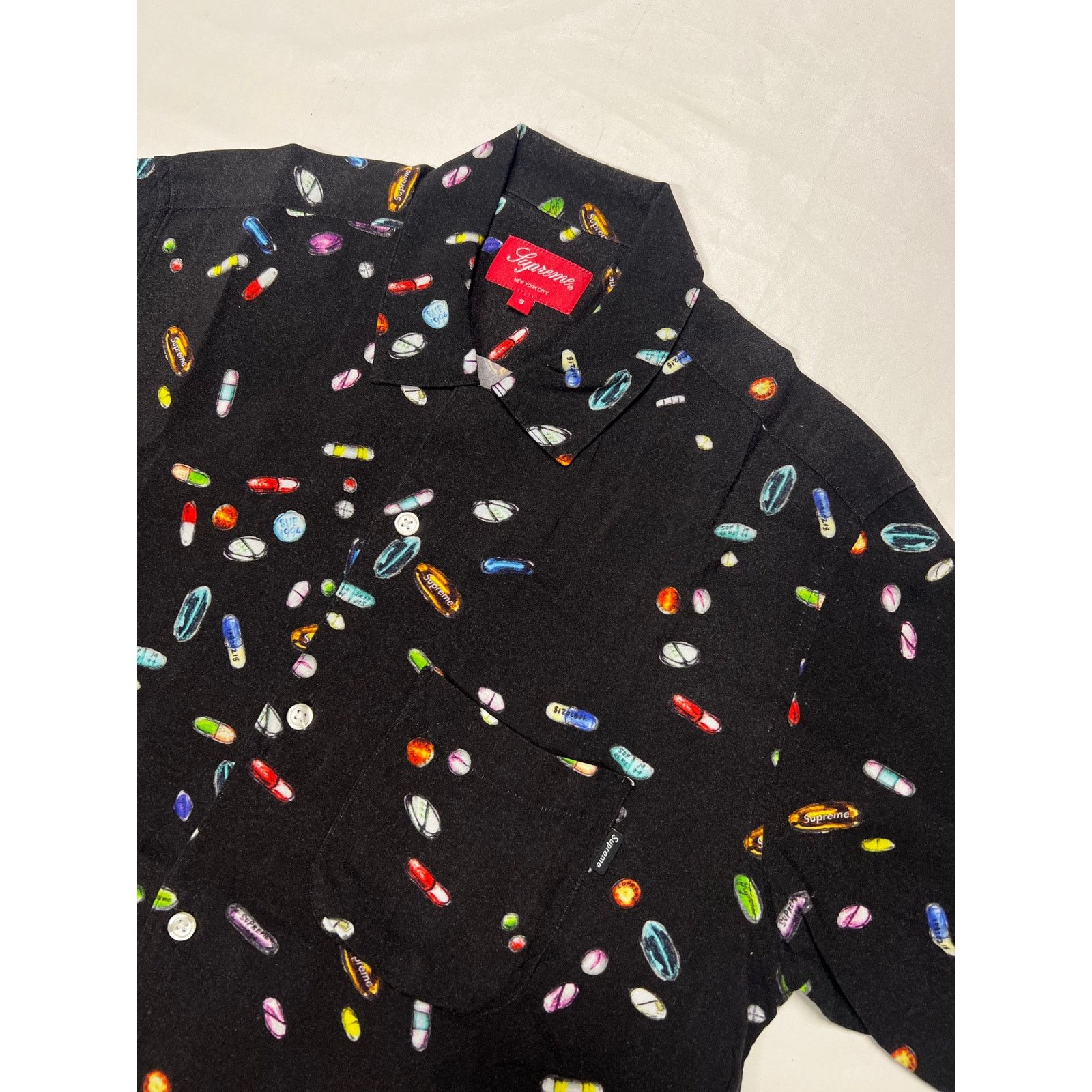 Supreme Supreme SS17 Pills Rayon Shirt Size US S / EU 44-46 / 1 - 2 Thumbnail
