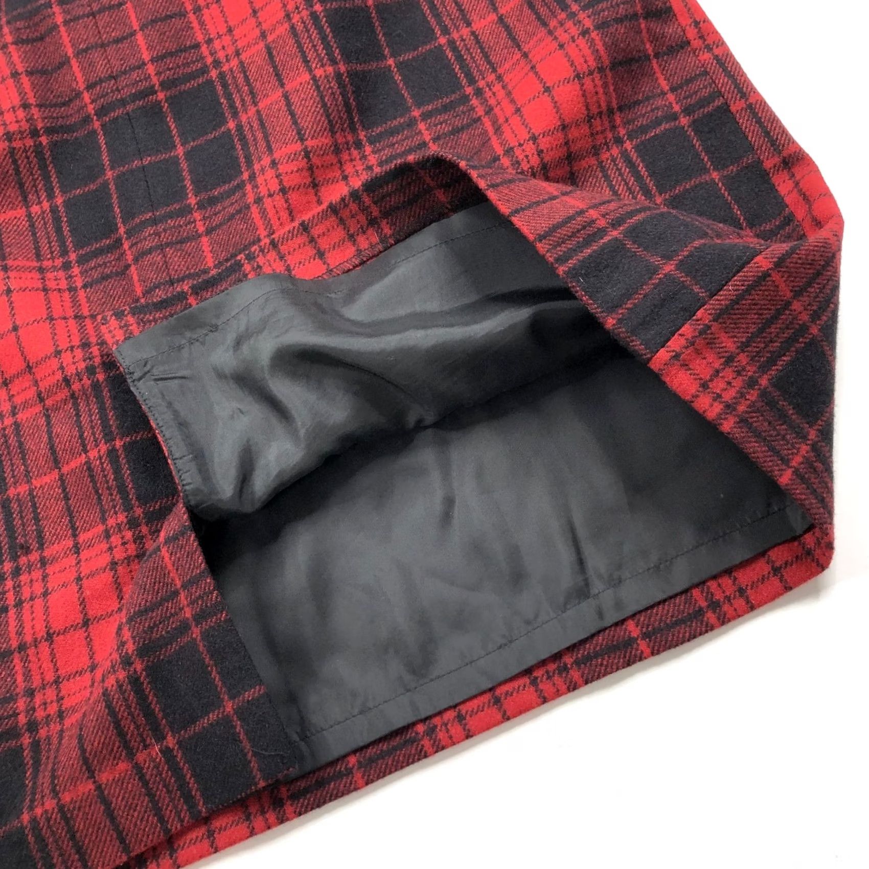 Eddie Bauer Eddie Bauer Skirt Mini Wool Blend Zip Plaid Black Red MINT 14 Multicolor, 36In Fits, Short, Women, 90s? Size 36" / US 14 / IT 50 - 7 Thumbnail