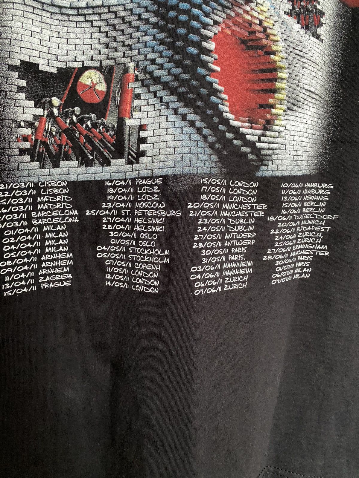 Band Tees Vintage PINK FLOYD Roger Waters 2011 tour Band T Shirt Size US L / EU 52-54 / 3 - 6 Thumbnail