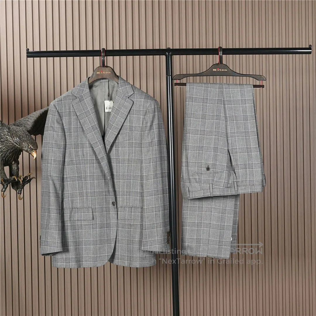 Kiton Classic Gray Plaid Suit Jacket. Size US L / EU 52-54 / 3 - 1 Thumbnail