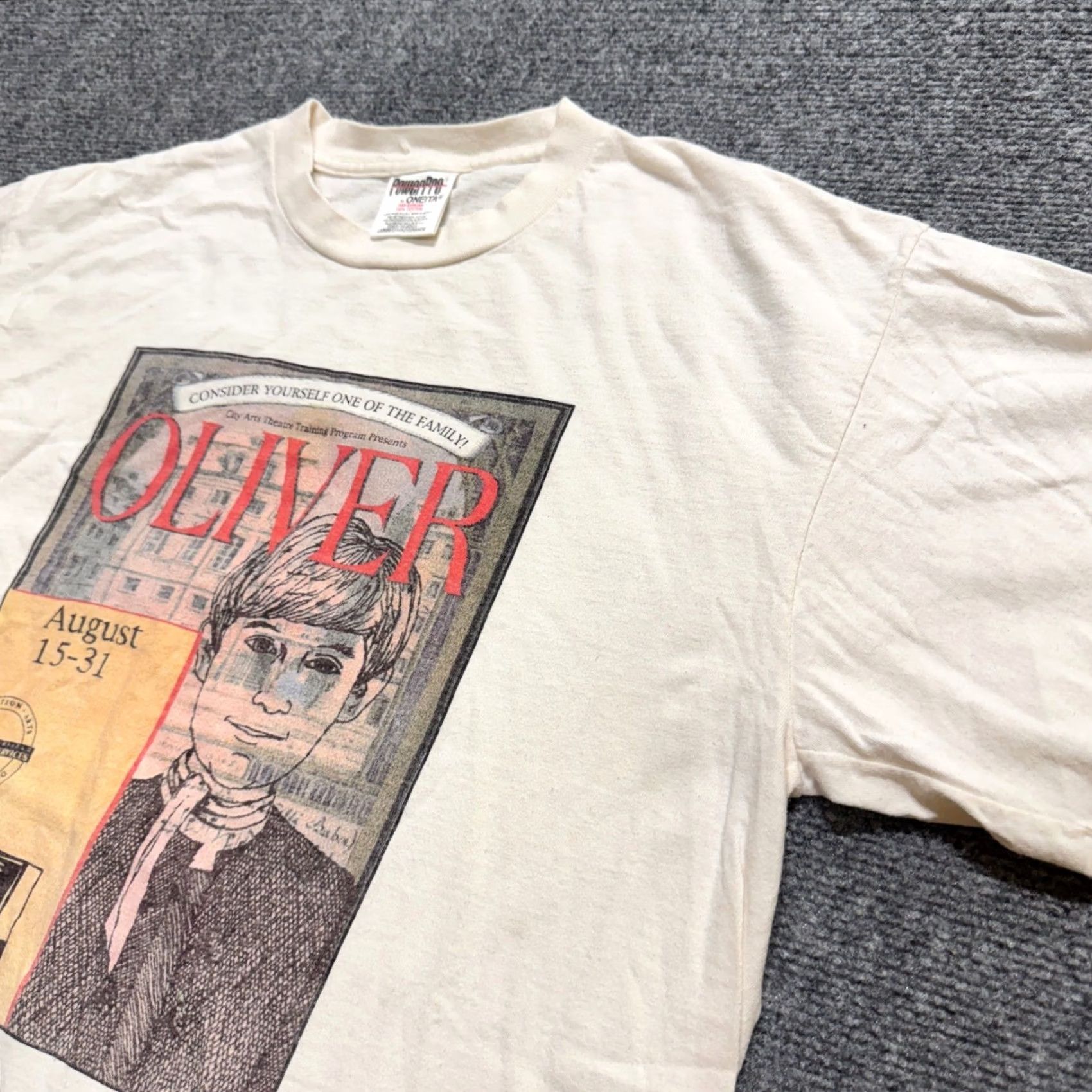 Vintage VINTAGE OLIVER TWIST Broadway T-shirt Mountain Play Theatre L Men White Size L Shirt Mens Size US L / EU 52-54 / 3 - 7 Thumbnail