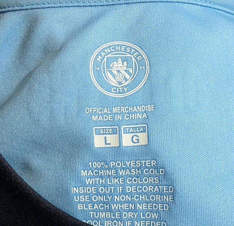 Other Manchester City Offical jersey NWT size L Size US L / EU 52-54 / 3 - 6 Thumbnail
