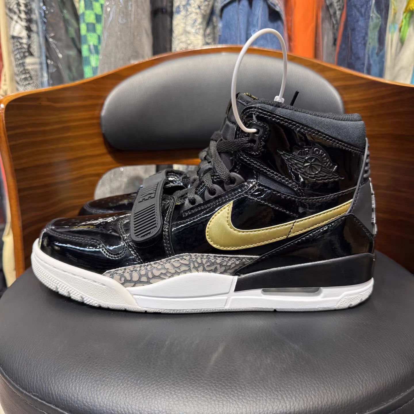 Jordan Brand Air Jordan 1 Legacy 312 Basketball Shoes K15 Size US 9.5 / EU 42-43 - 6 Thumbnail