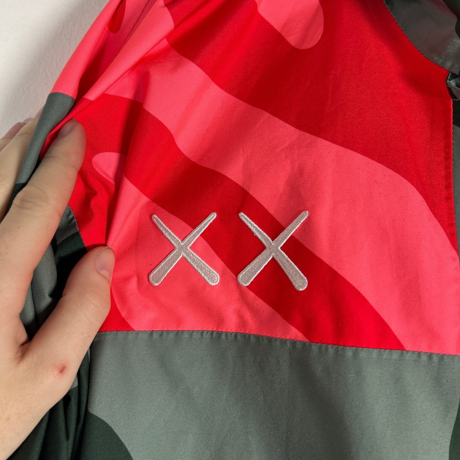 Kaws × The North Face Kaws x The North Face Retro 1986 Mountain Jacket Green Size US L / EU 52-54 / 3 - 2 Thumbnail