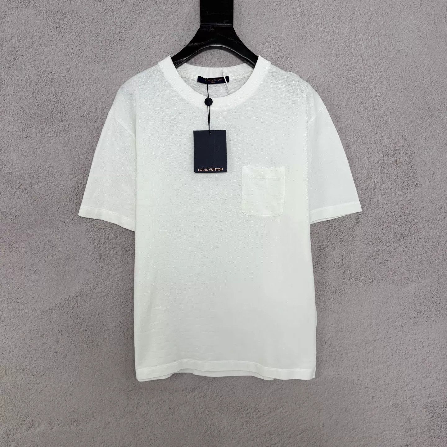 Louis Vuitton LV White Damier Reverse Short Sleeve Tee L Size US L / EU 52-54 / 3 - 1 Thumbnail
