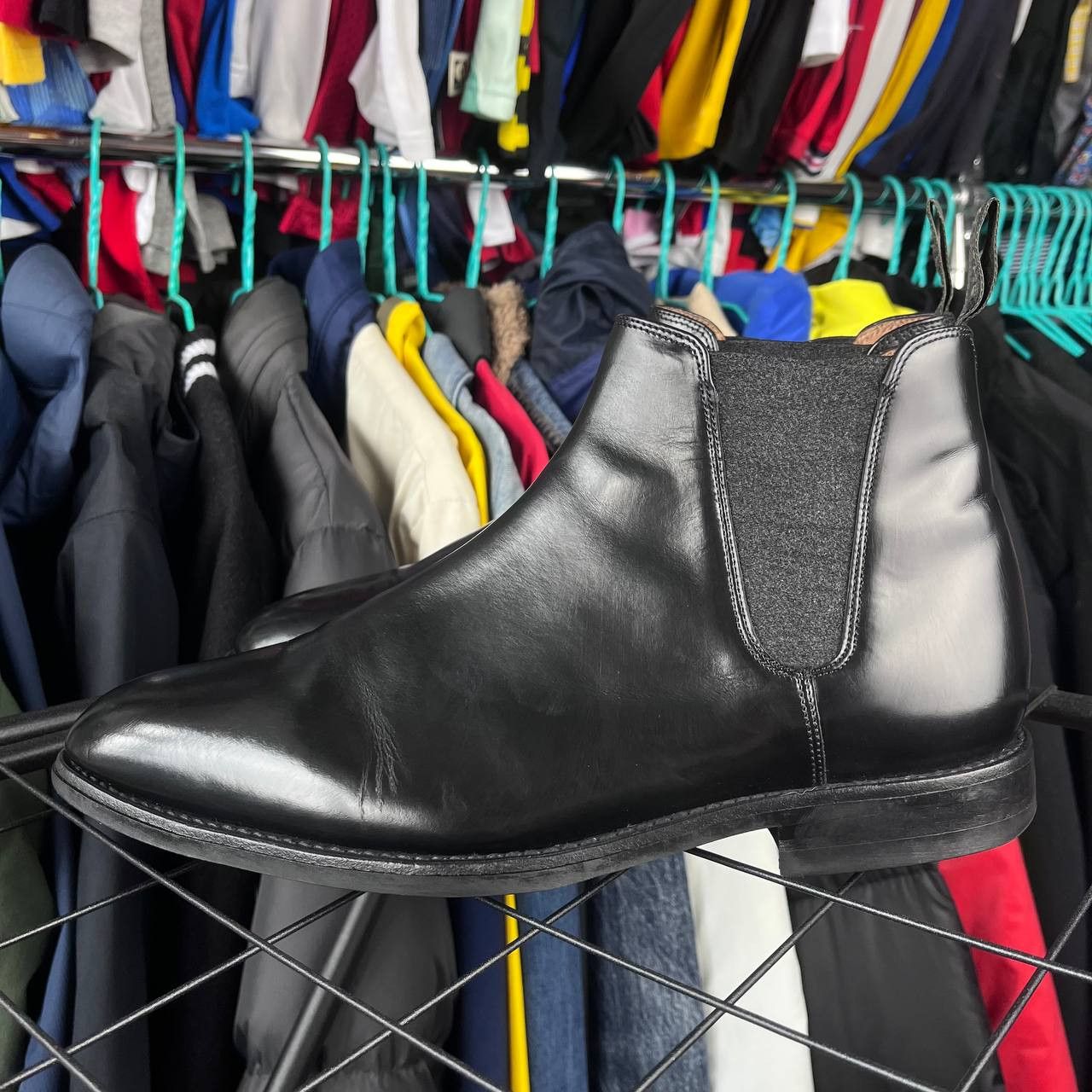 Loake Loake Black Leather Chelsea Boots Made in England Size UK9 Size US 10 / EU 43 - 7 Thumbnail