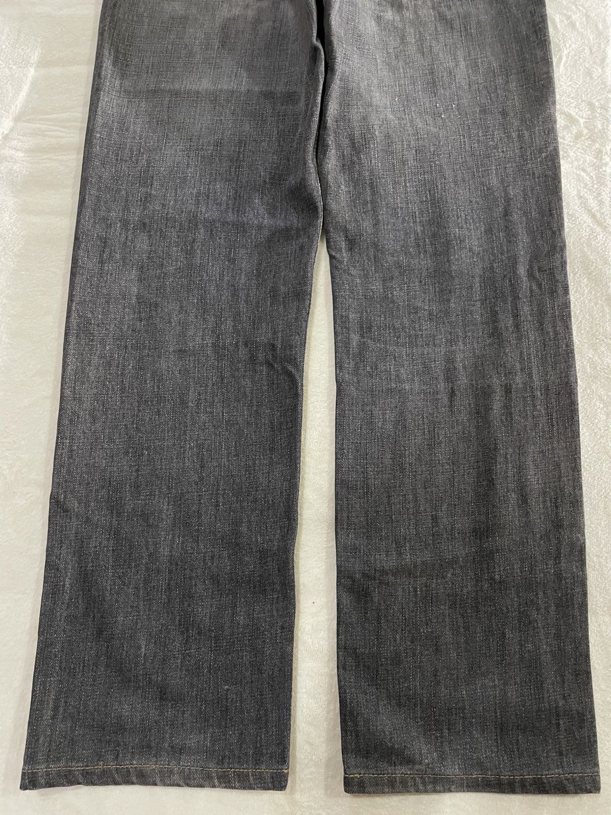 Japanese Brand Vintage Uniqlo Faded Distress Dark Denim Jeans Size US 32 / EU 48 - 11 Thumbnail