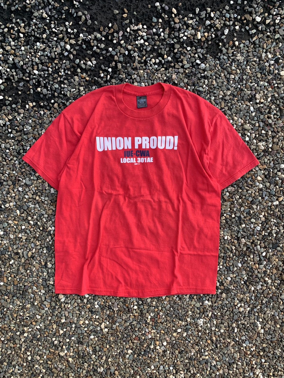 Vintage Vintage Schenectady IUE-CWA Local 301 Labor Union T-Shirt Size US XL / EU 56 / 4 - 1 Thumbnail