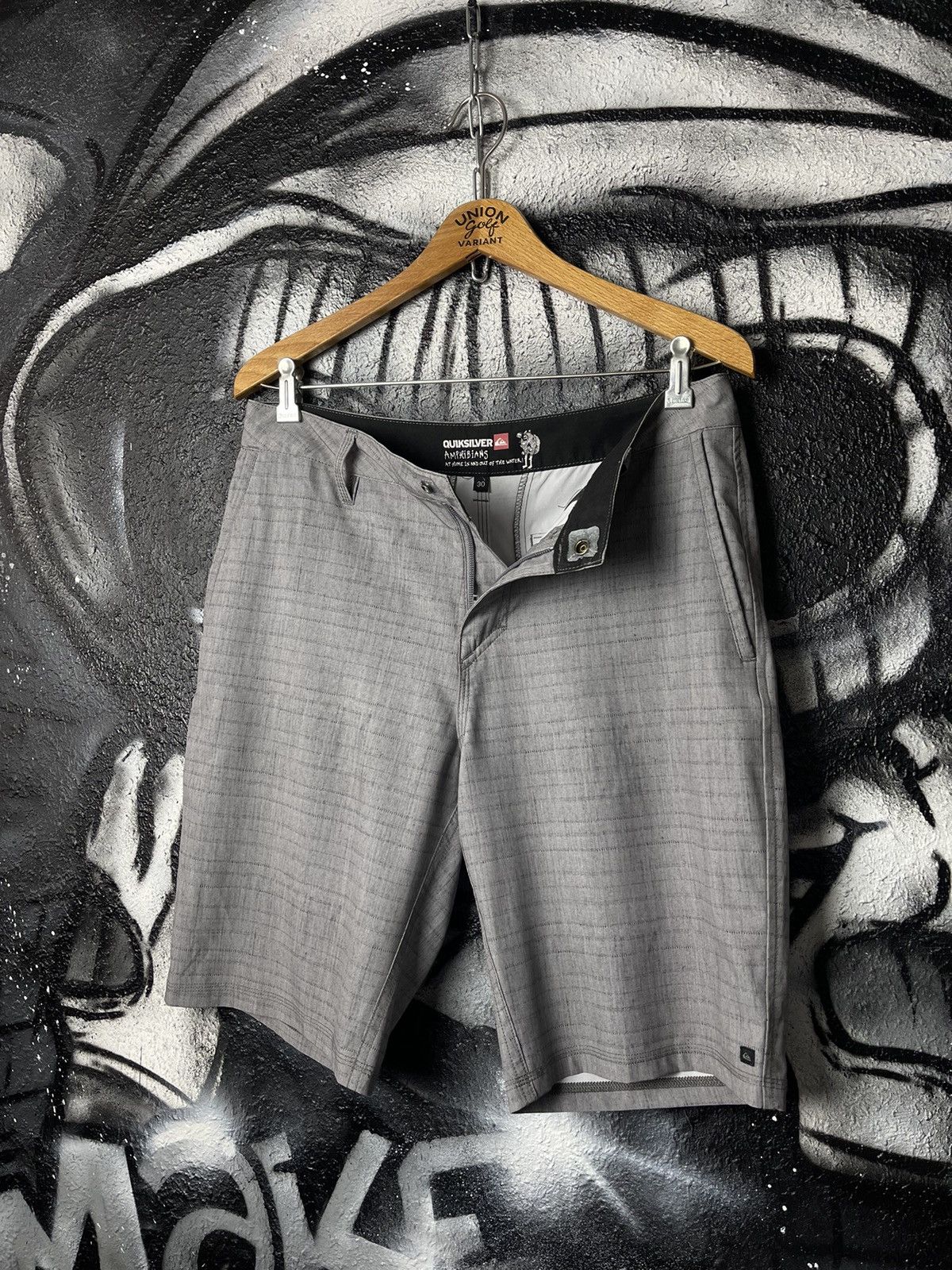 Quiksilver × Vintage Quiksilver Amphibians Grey Beach Shorts Men’s Size 30 Size US 30 / EU 46 - 1 Thumbnail