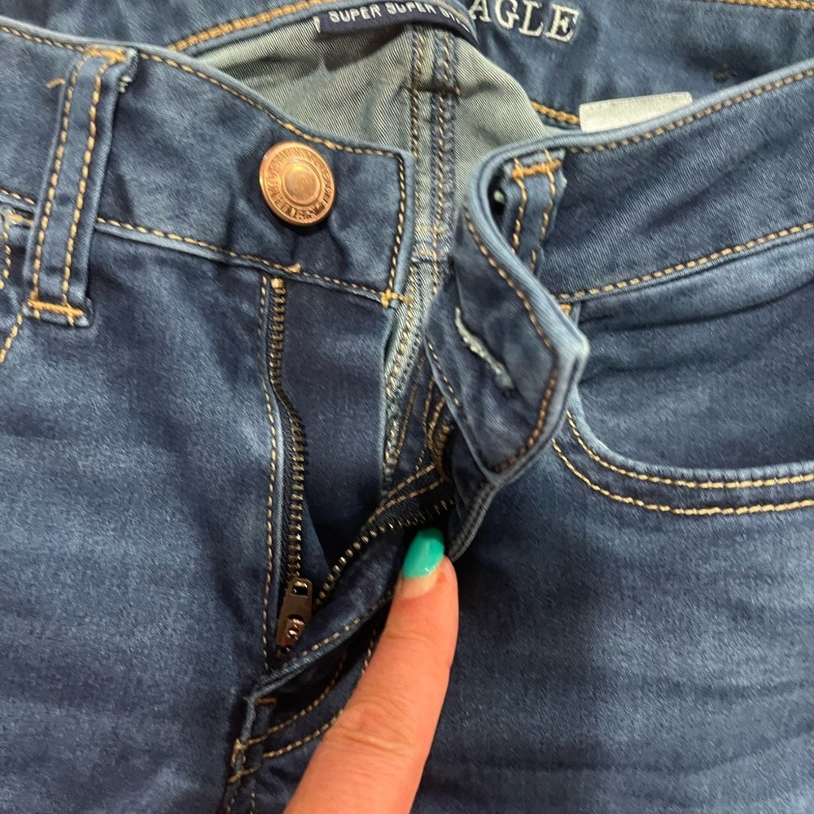 American Eagle Outfitters American Eagle Jeans Skinny Super Super Stretch Medium Wash Size 26" / US 2 / IT 38 - 6 Thumbnail