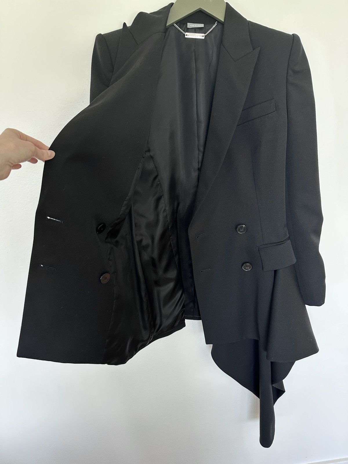 Alexander McQueen Alexander McQueen Virgin Wool Asymmetric Blazer Size S / US 4 / IT 40 - 4 Thumbnail