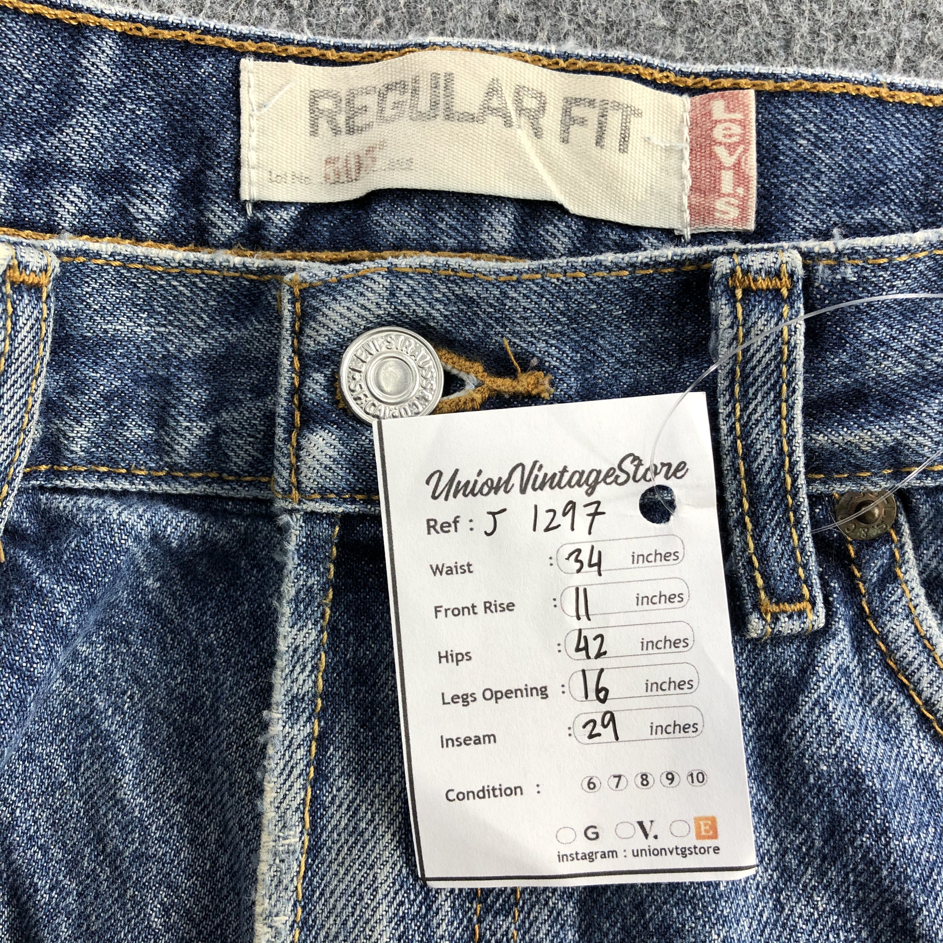 Levi's Vintage Blue Wash Levis 505 Jeans- J1297 Size US 35 - 11 Thumbnail