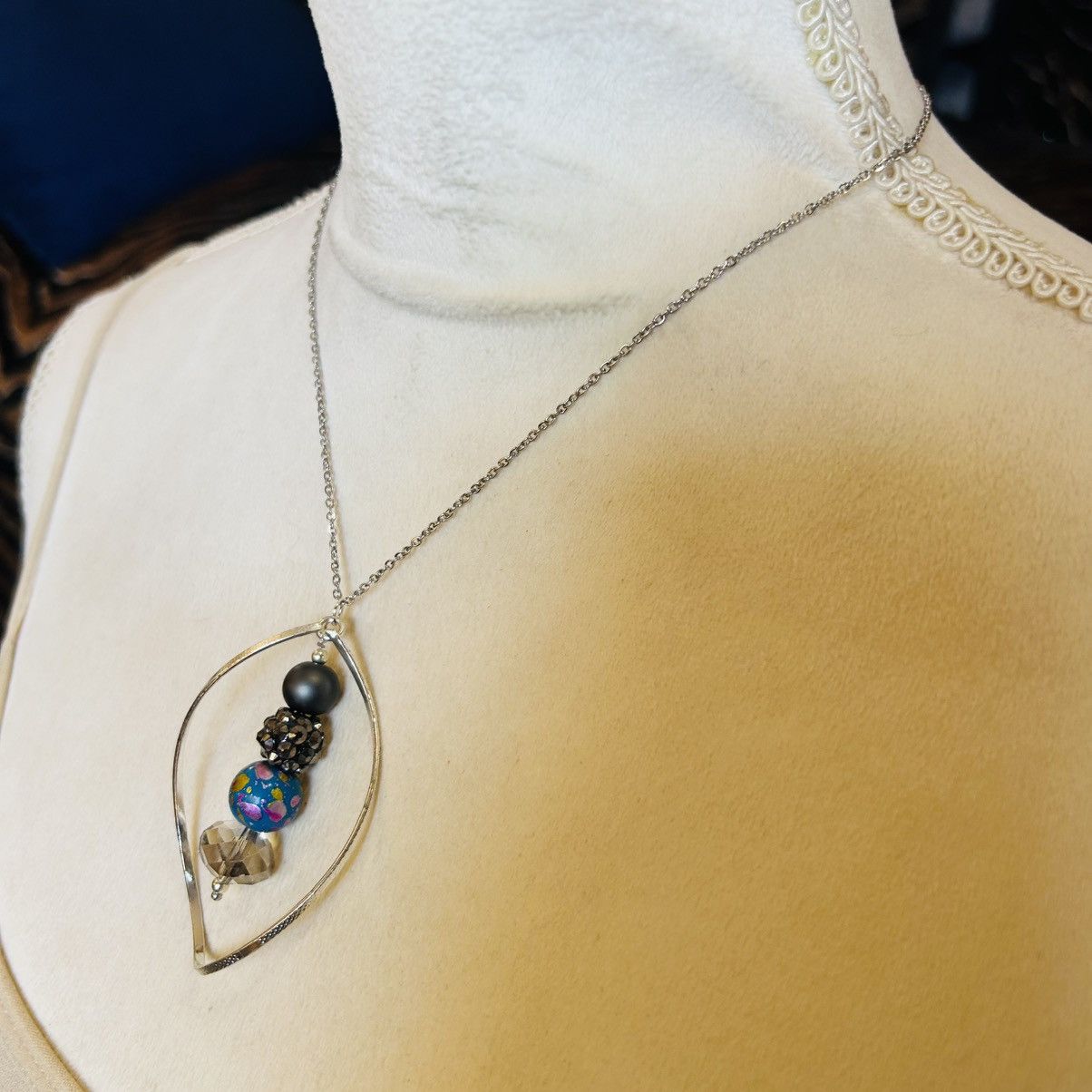 Handmade Handcrafted vintage bead dangle open ring on chain necklace Size ONE SIZE - 4 Thumbnail