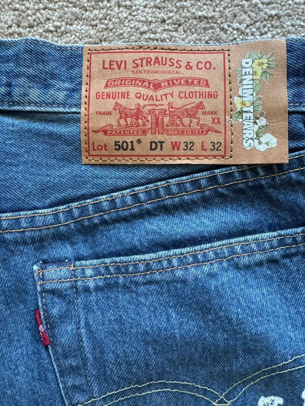 DENIM TEARS × Levi's Denim Tears x Levi's Cotton Wreath Jean in a light wash blue Size US 32 / EU 48 - 3 Thumbnail