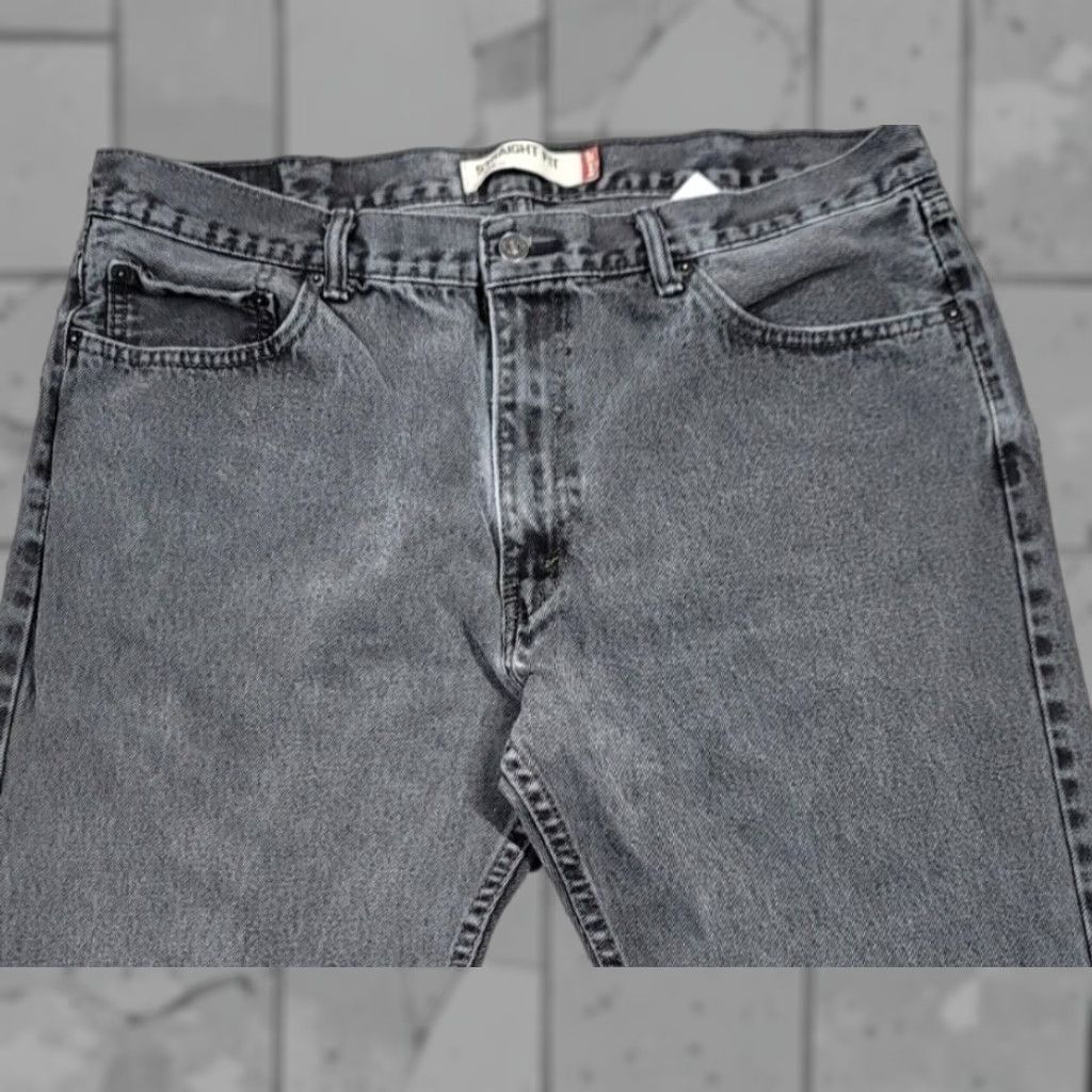 Levi's VINTAGE Levi's 505 Jeans Mens 40x30 Black Distress Straight Leg Y2K Denim Shirt? Size US 40 / EU 56 - 1 Thumbnail
