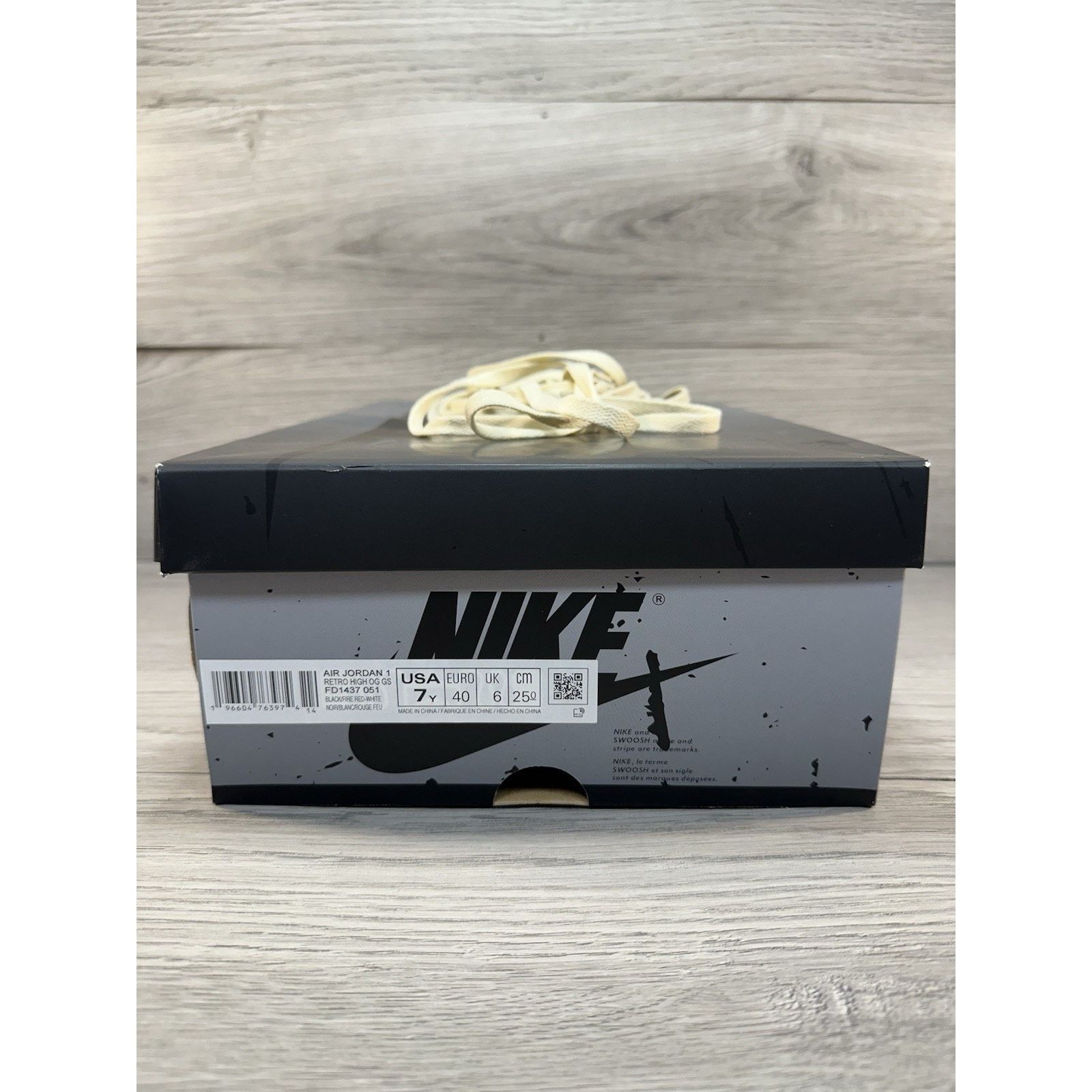 Jordan Brand Jordan 1 High Retro OG Washed Black GS - Size 7y Size US 7 / EU 40 - 8 Thumbnail