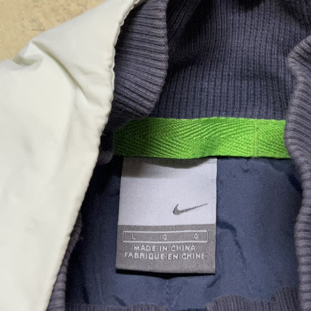 Nike Nike Light Jacket Small Logo Zipper Jacket Size US M / EU 48-50 / 2 - 6 Thumbnail