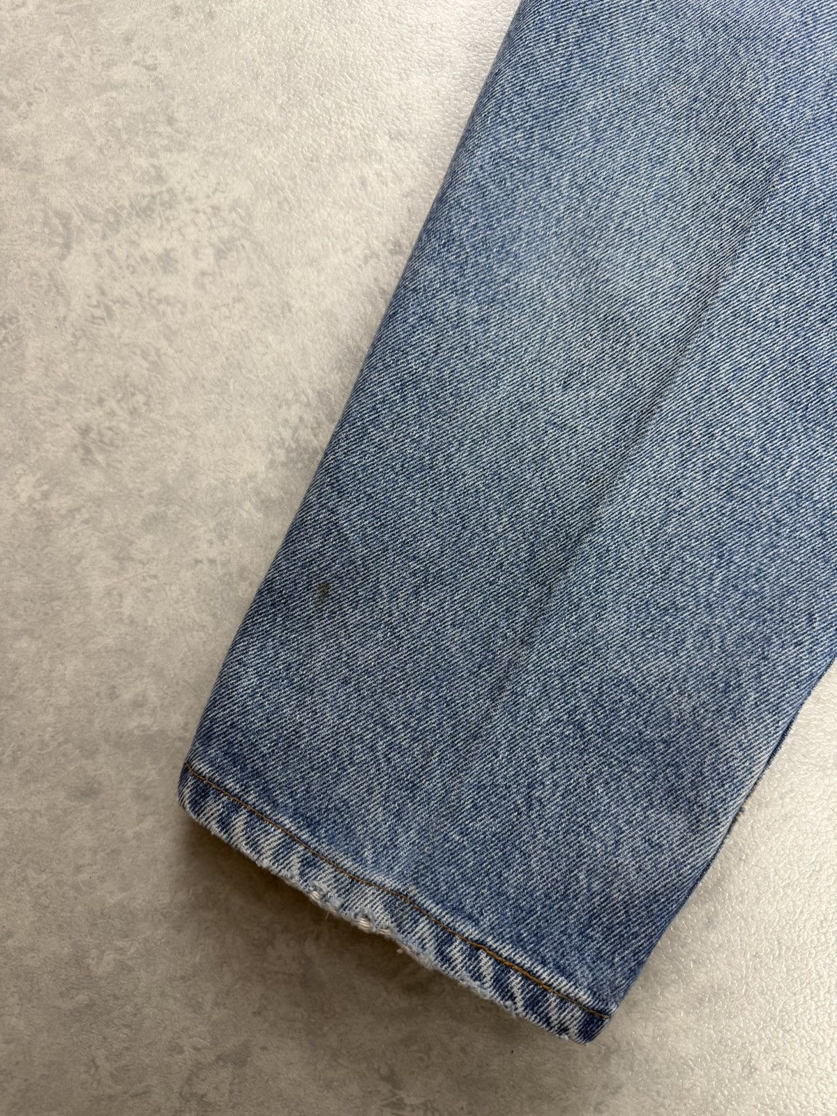 Levi's Vintage Clothing Vintage Levi’s 560 Denim Jeans Size 33x34 Made in USA Size US 33 - 11 Thumbnail