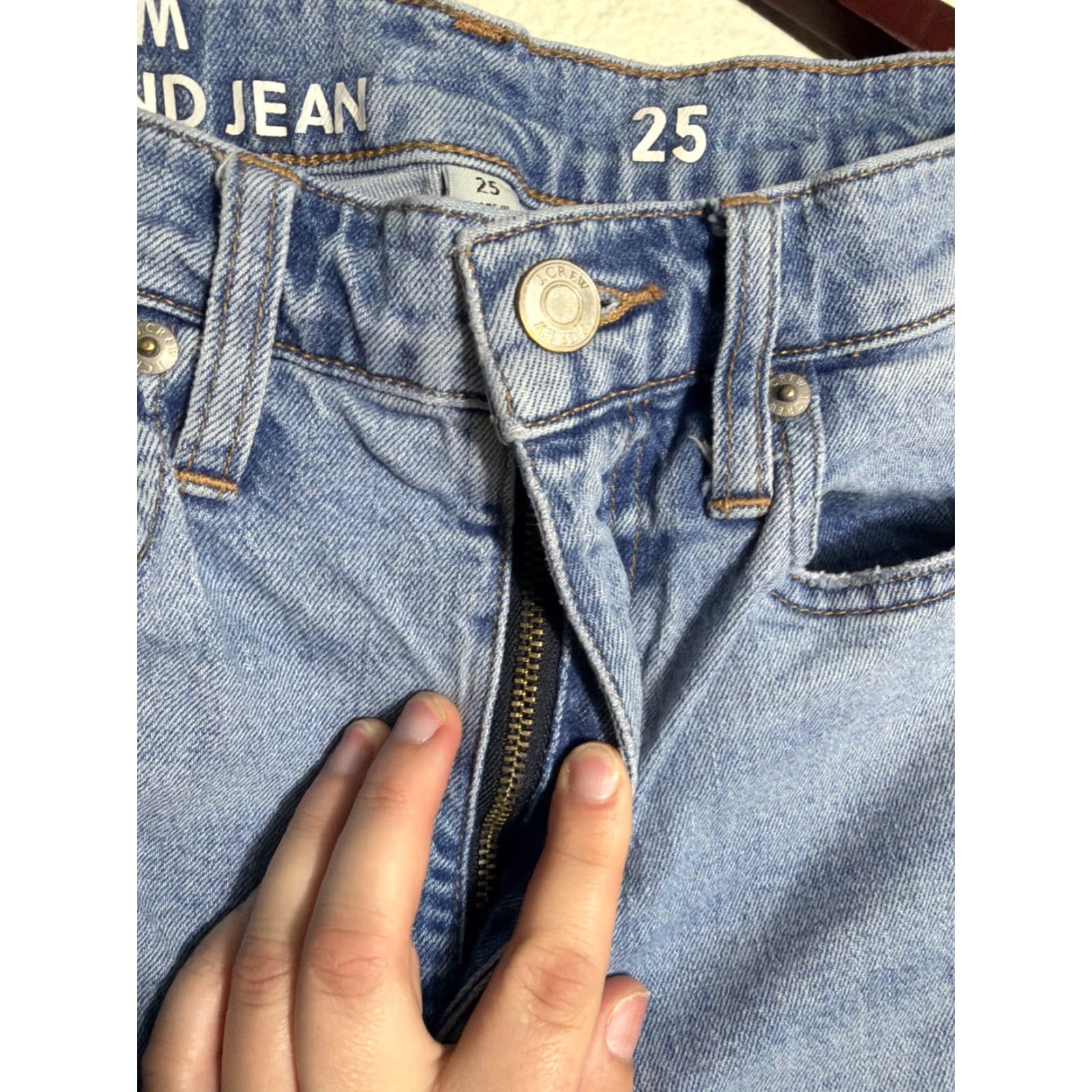 J.Crew VINTAGE j crew Slim Boyfriend Jeans Size 25 Light Wash 26x27 Womens Jeans Blue Slimming Size 42" / US 20 - 7 Thumbnail