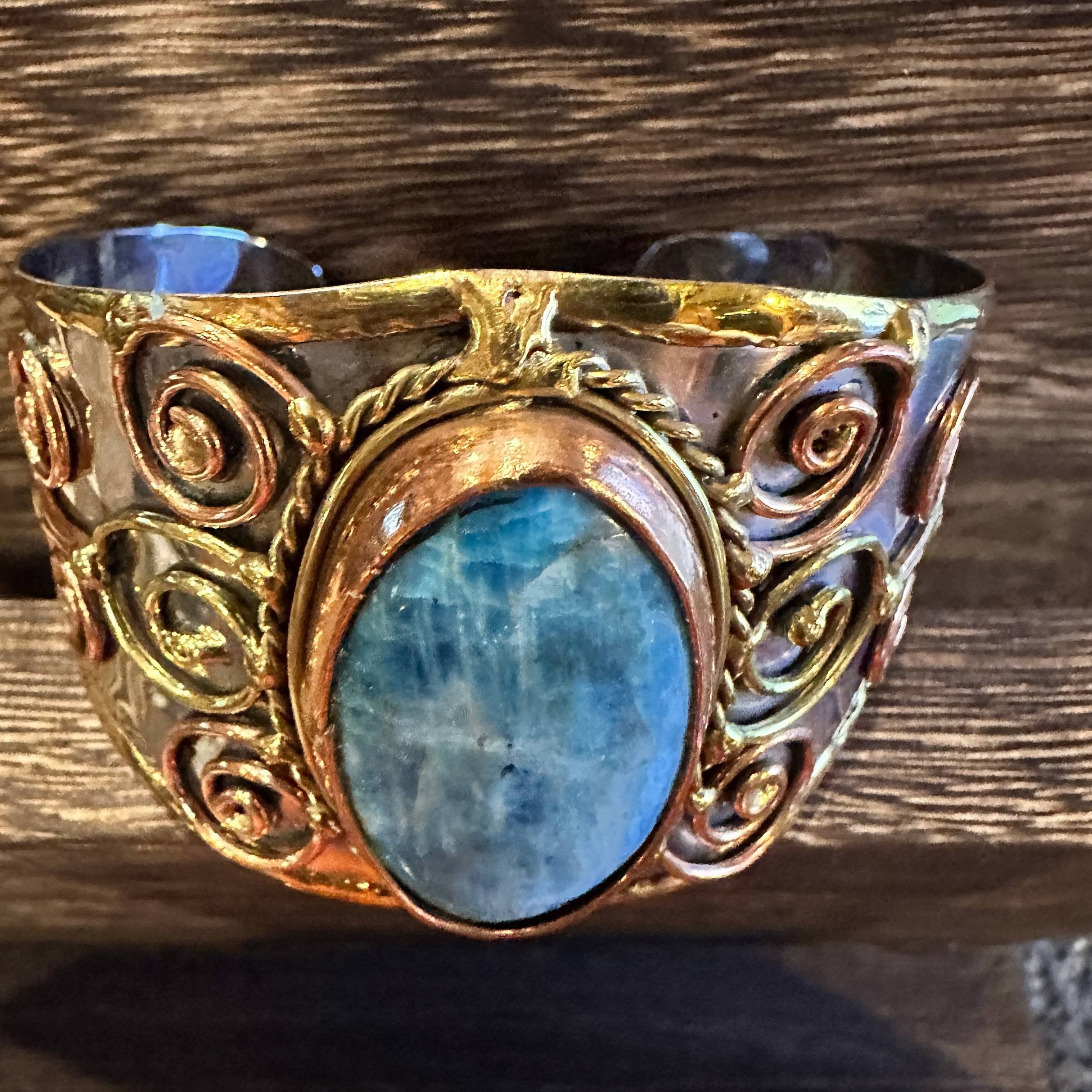 Other Artisan-Made 2-inch Wide Cuff Bracelet with Apatite Stone an Size ONE SIZE - 6 Thumbnail