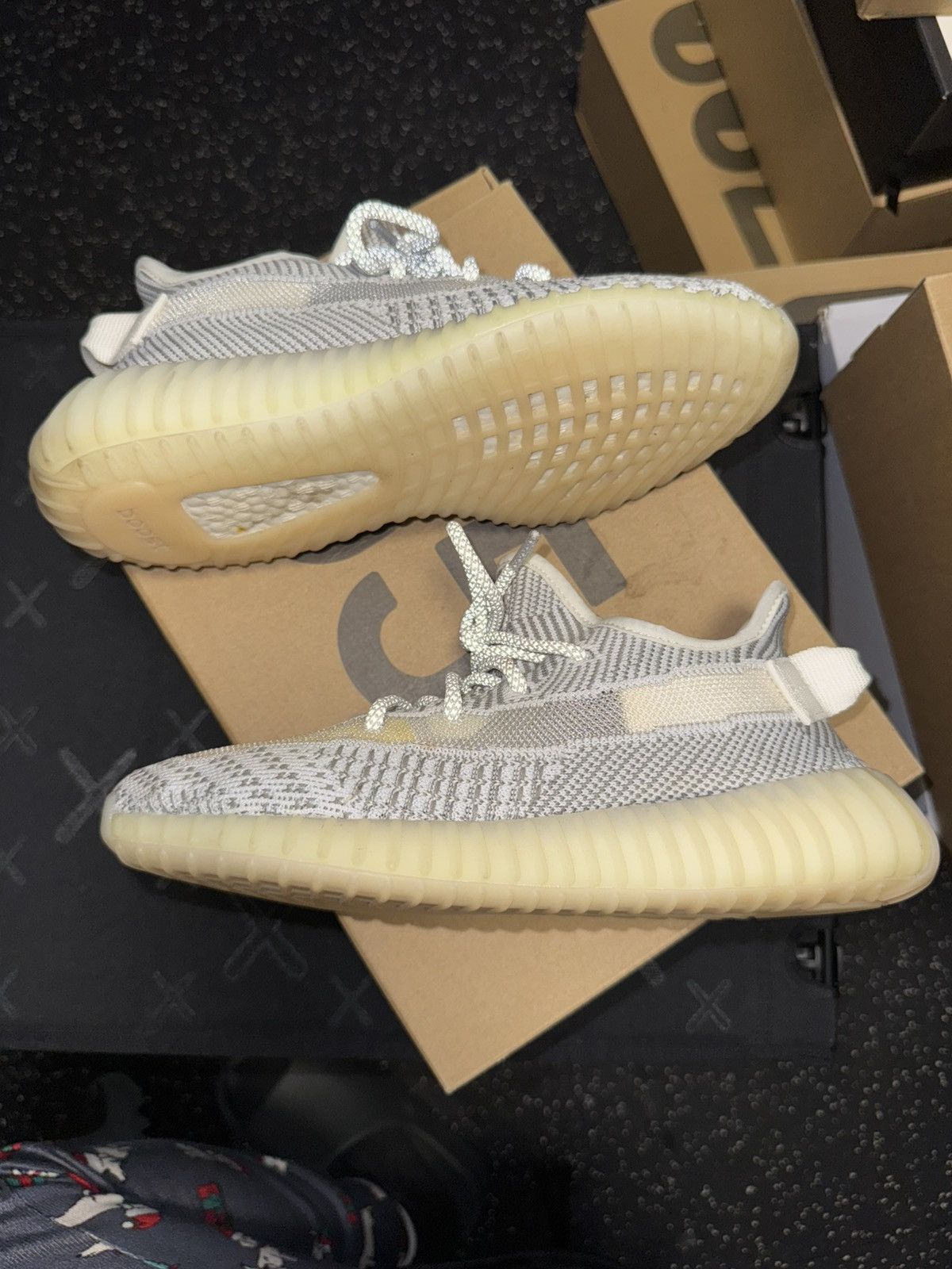 Adidas × Yeezy Adidas Yeezy Boost 350 V2 static non-reflective sz 6Y Size US 6 / EU 39 - 11 Thumbnail