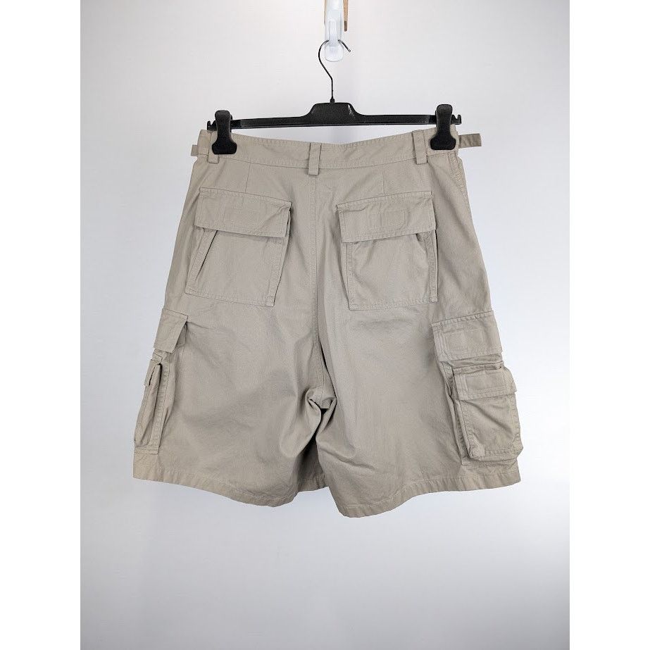 Balenciaga o1rshd1 Cargo Short in Beige Size US 30 / EU 46 - 11 Thumbnail