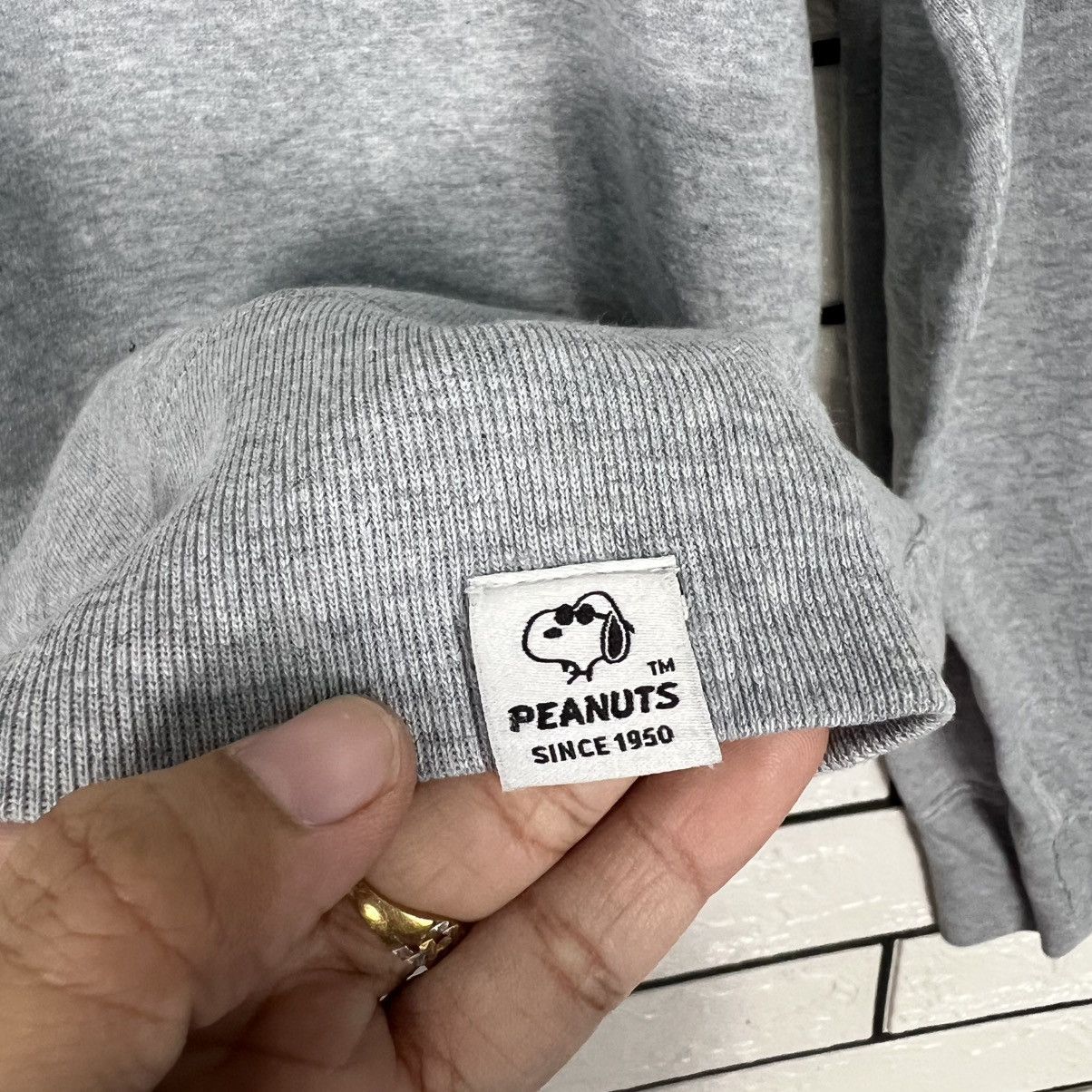 Peanuts UNIQLO X PEANUTS Big Logo Crewneck Sweatshirt #4169-C191 Size US XL / EU 56 / 4 - 10 Thumbnail